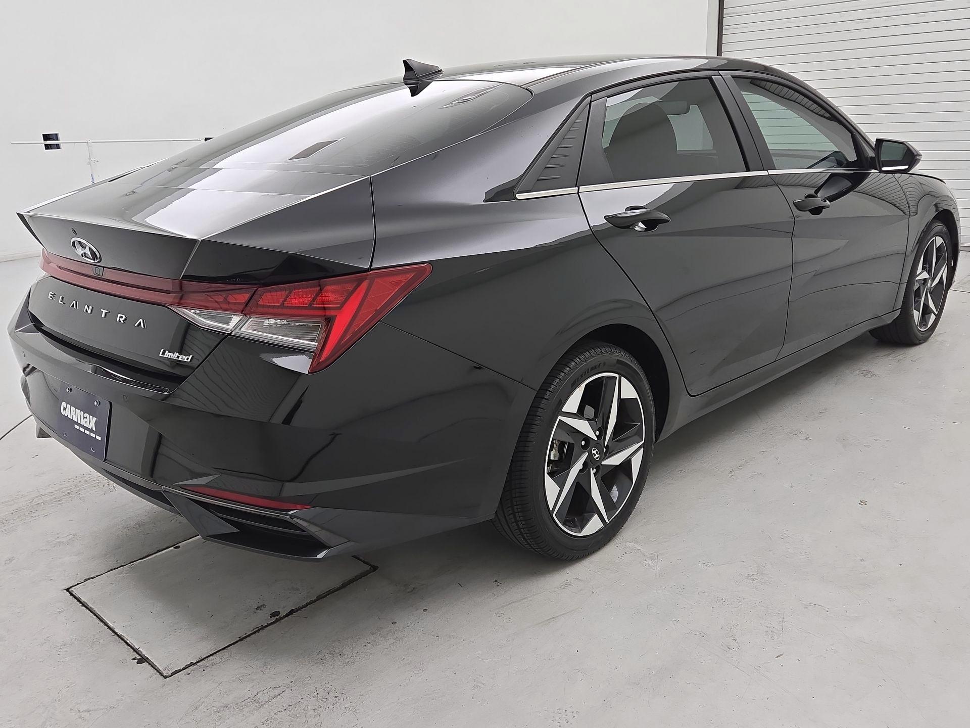 Thumbnail: 2023 Hyundai Elantra - 5