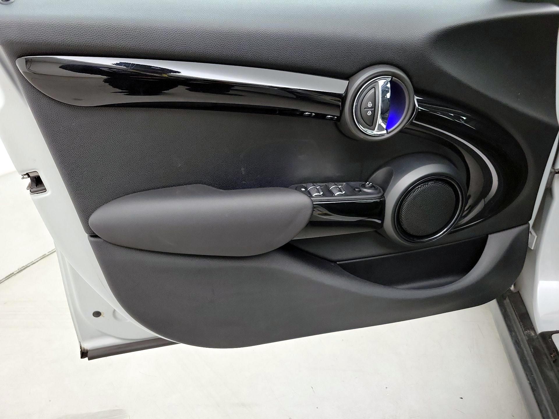 Thumbnail: 2019 MINI Cooper Hardtop - 12