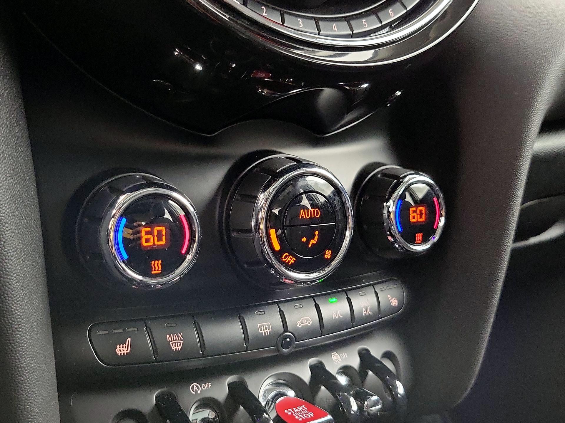 Thumbnail: 2019 MINI Cooper Hardtop - 16