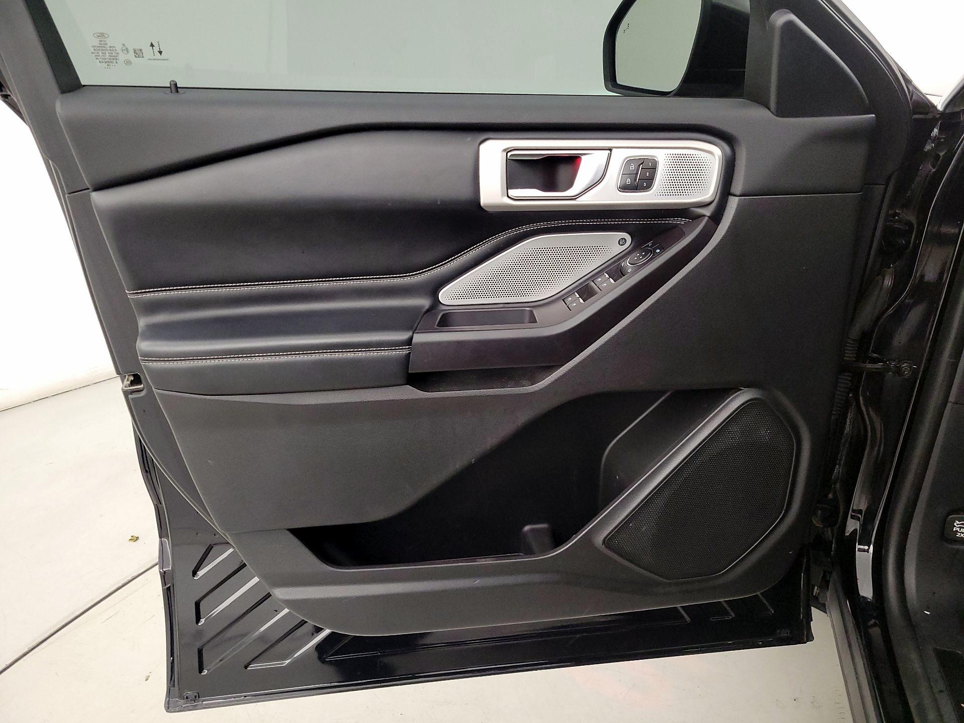 Thumbnail: 2020 Ford Explorer - 12