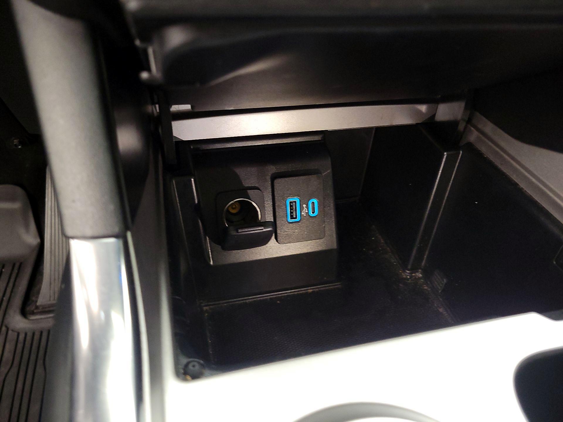 Thumbnail: 2020 Ford Explorer - 19