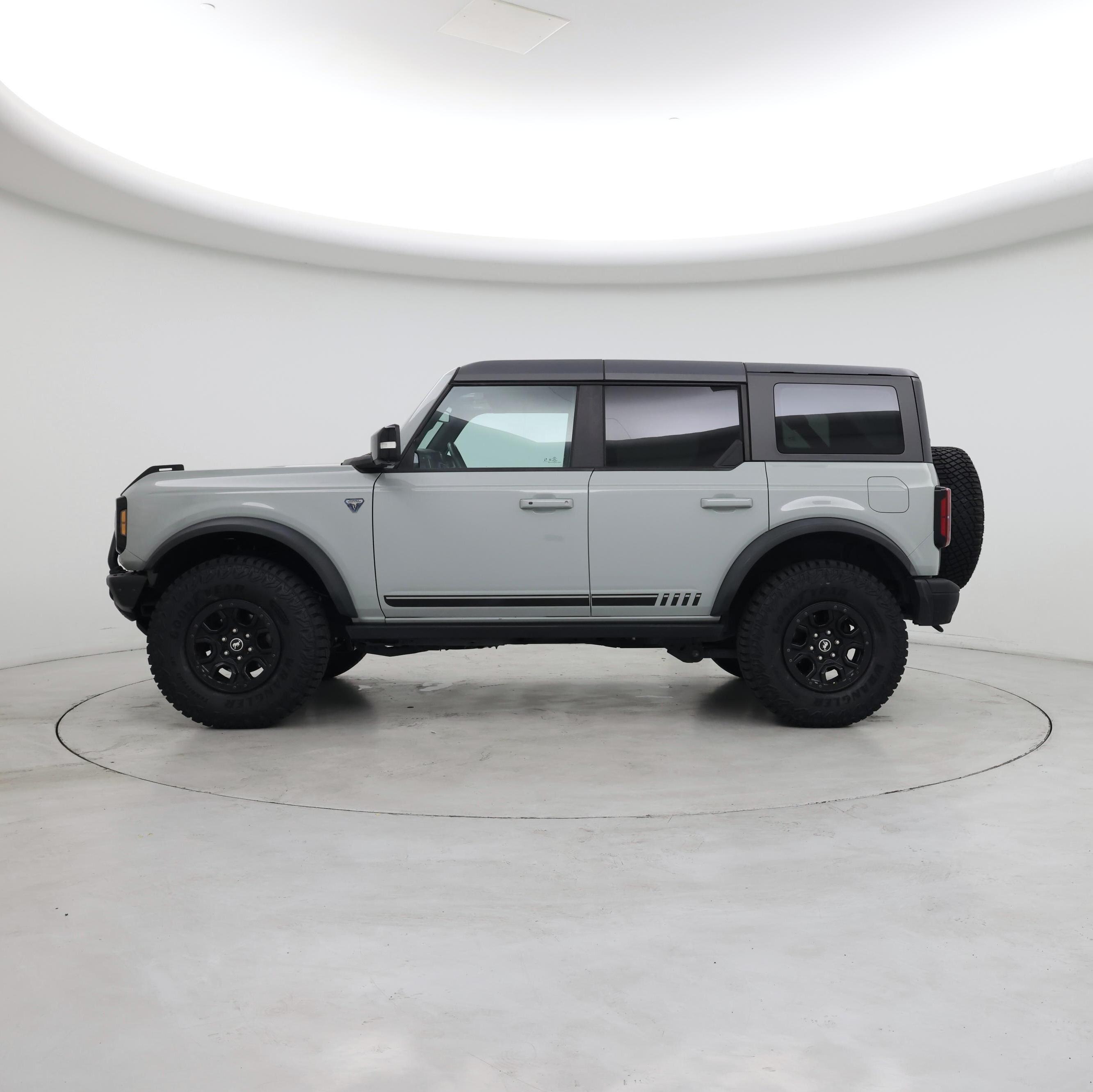 Thumbnail: 2021 Ford Bronco - 3