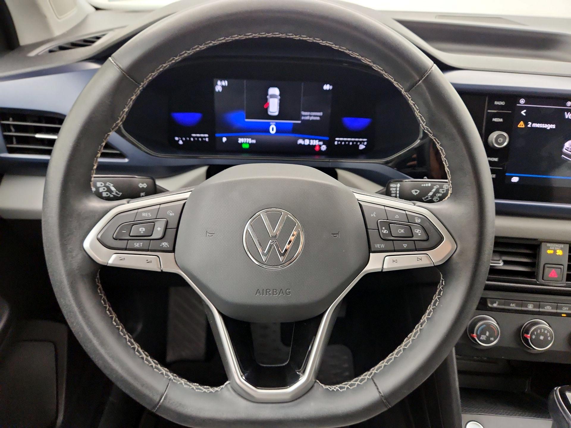 Thumbnail: 2022 Volkswagen Taos - 10