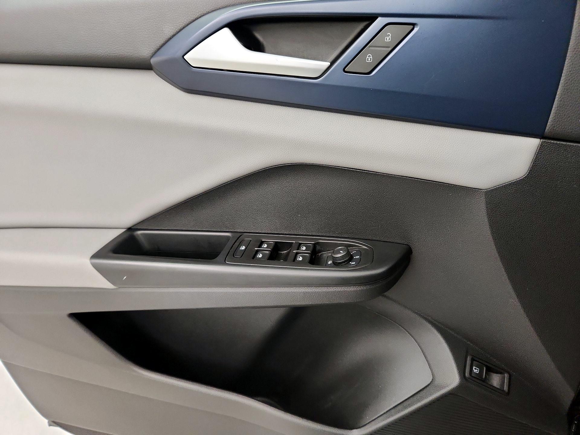 Thumbnail: 2022 Volkswagen Taos - 12
