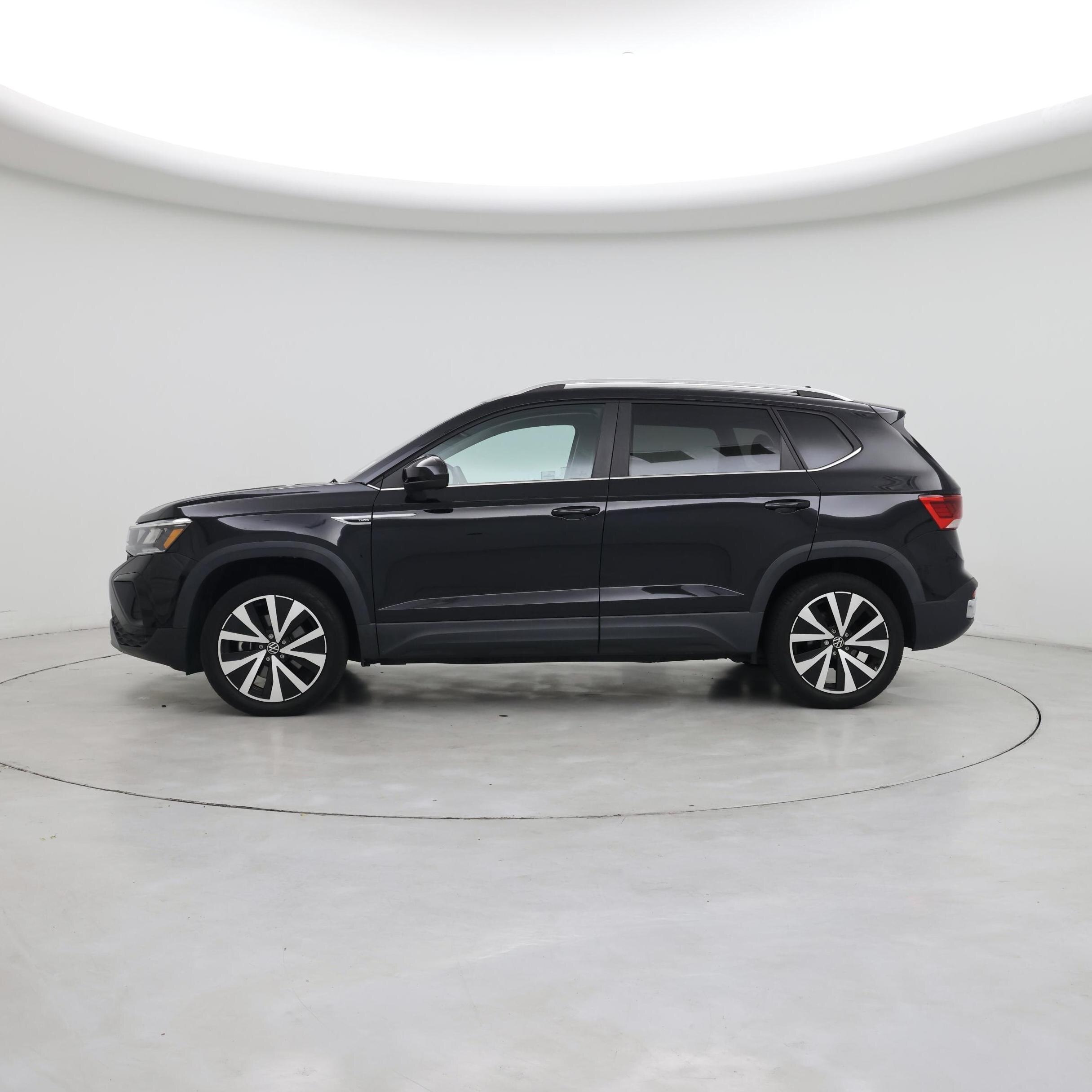 Thumbnail: 2022 Volkswagen Taos - 3