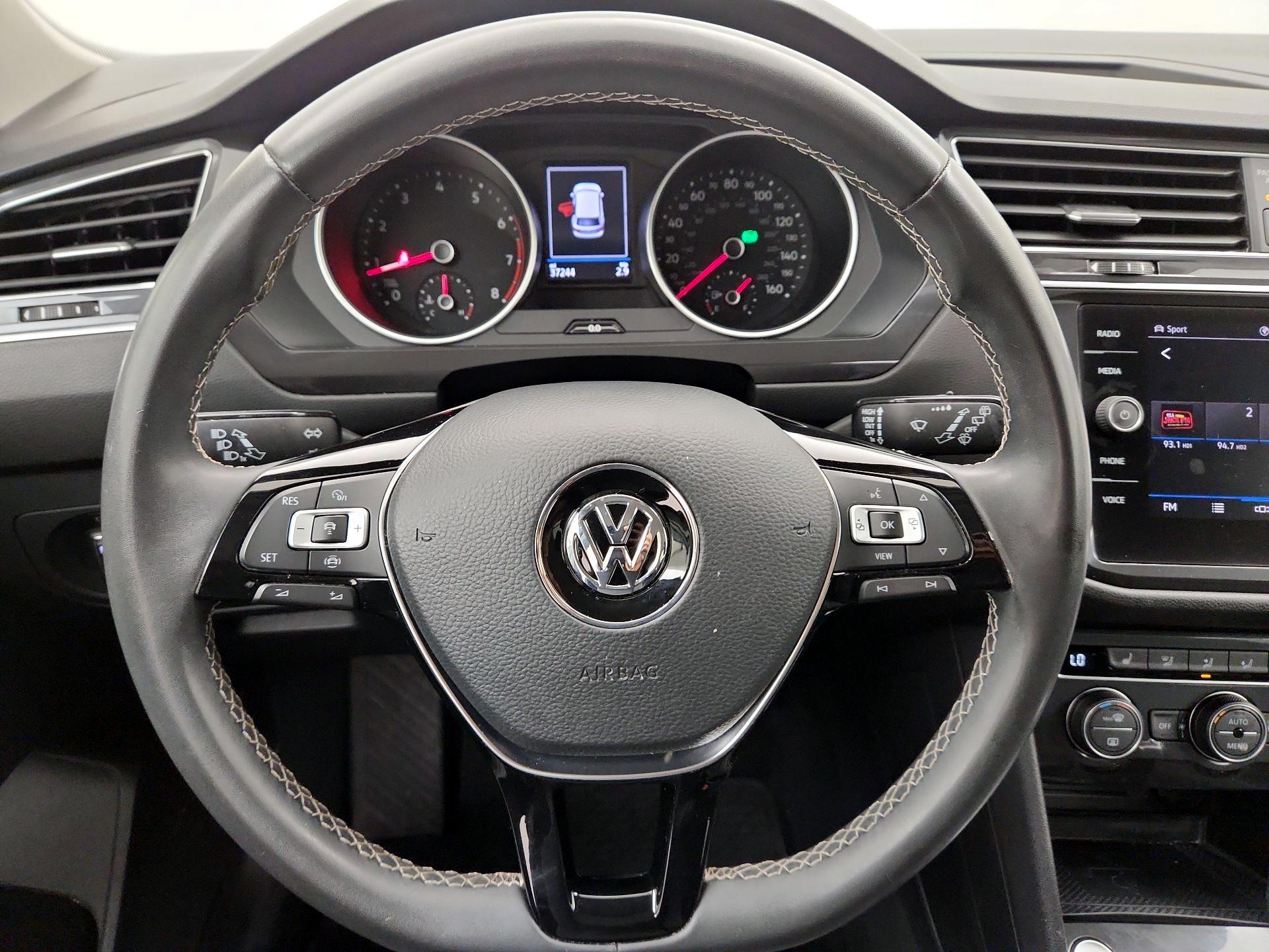 Thumbnail: 2021 Volkswagen Tiguan - 10