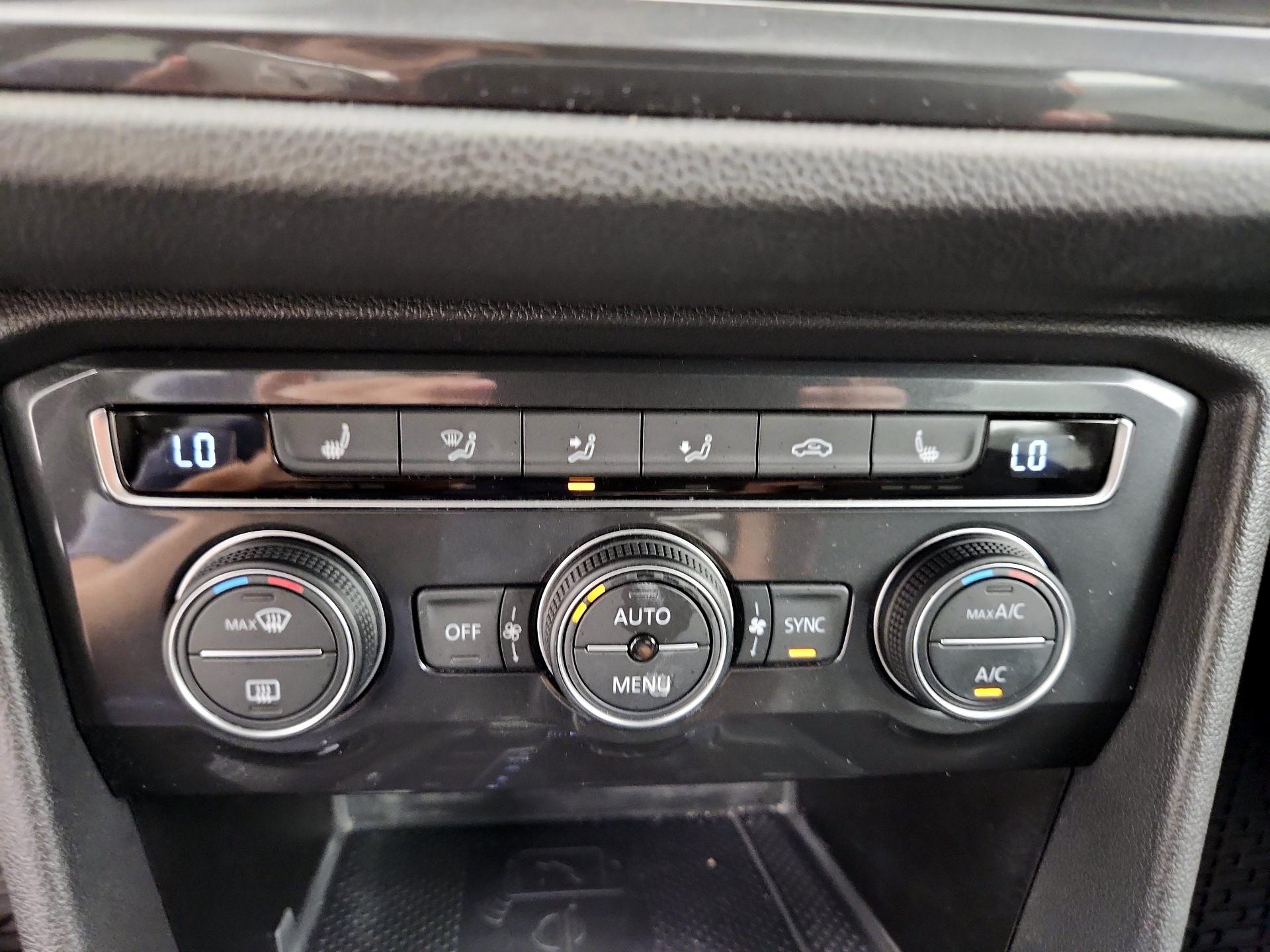 Thumbnail: 2021 Volkswagen Tiguan - 16