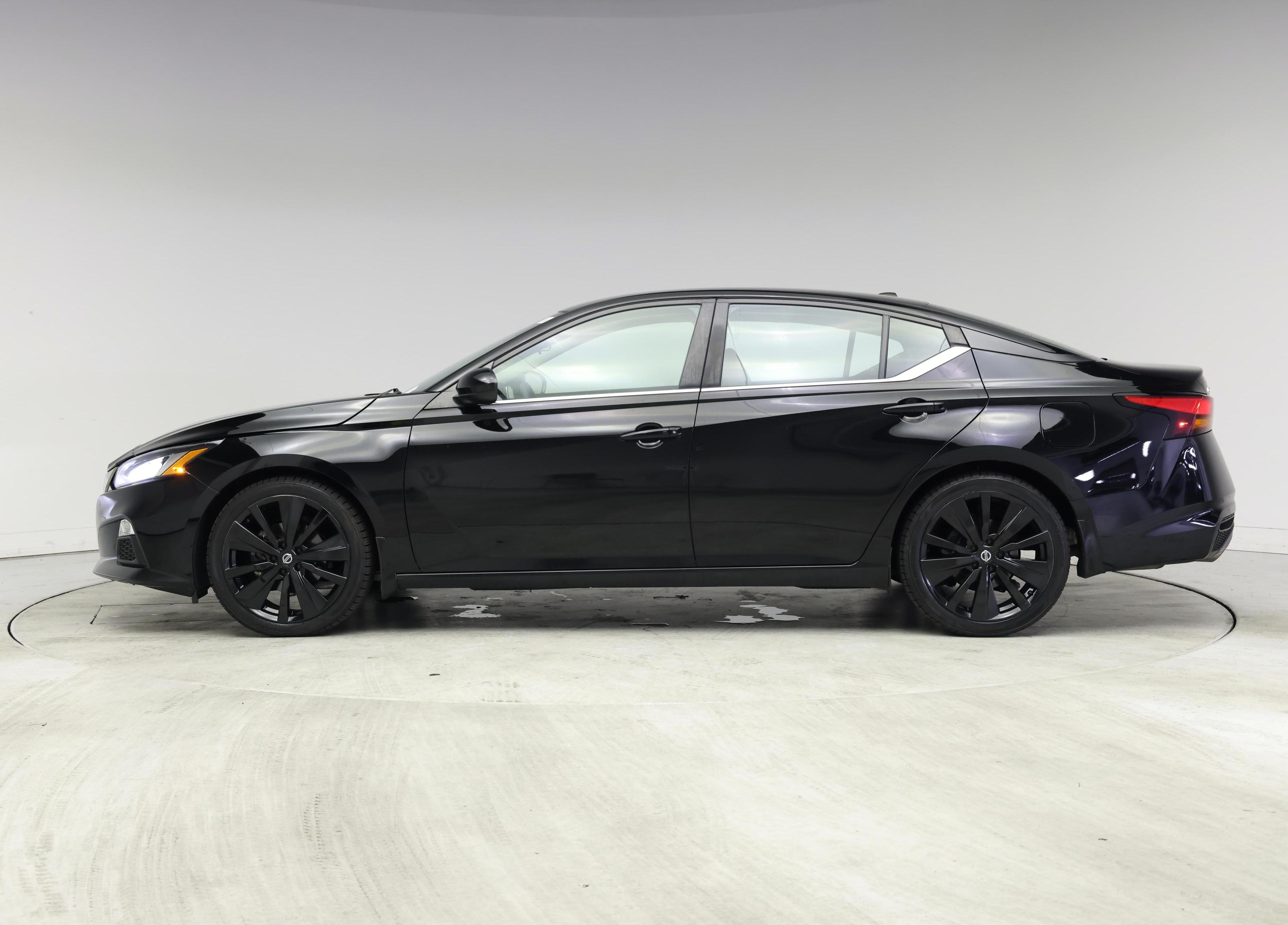 Thumbnail: 2022 Nissan Altima - 3
