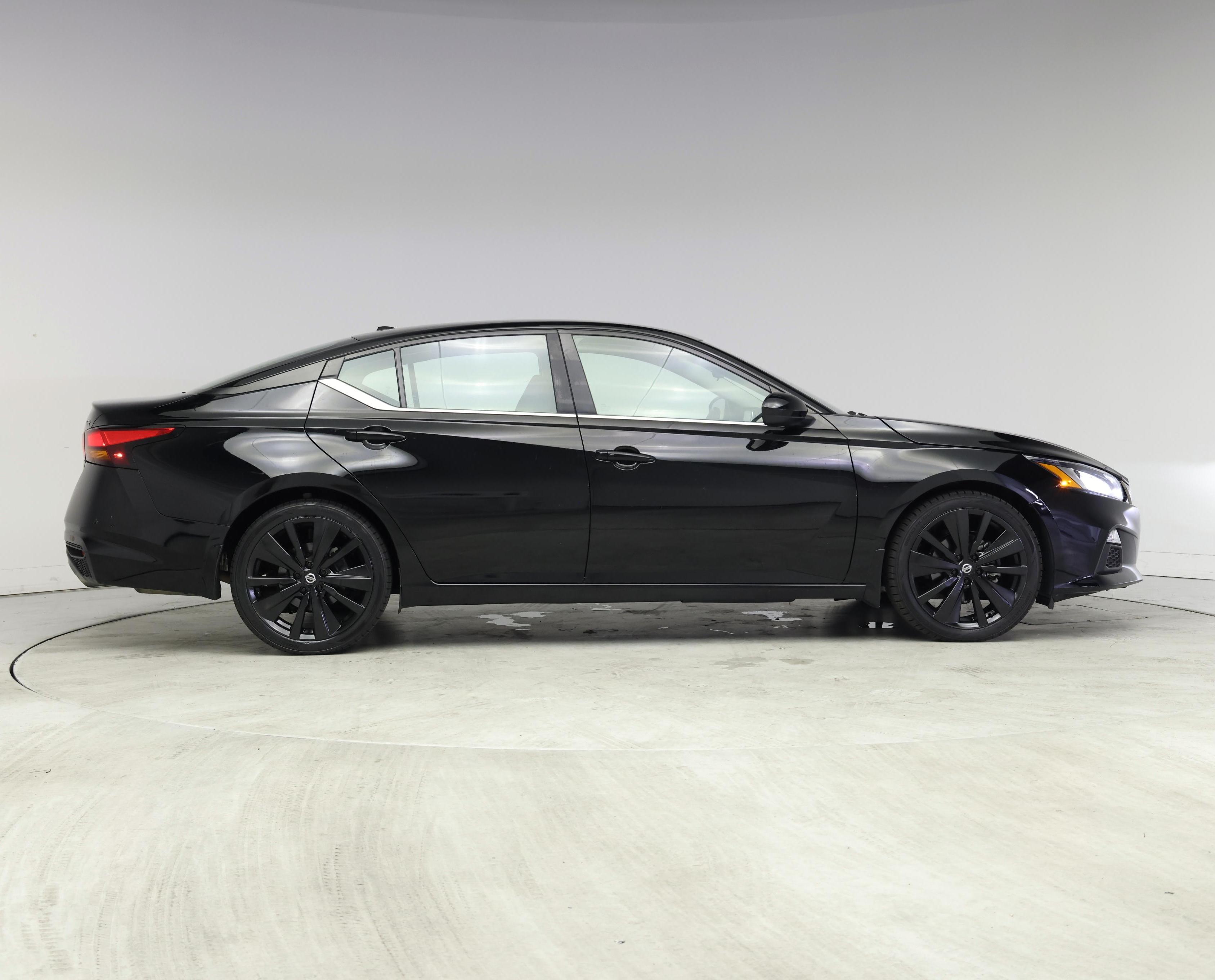 Thumbnail: 2022 Nissan Altima - 7