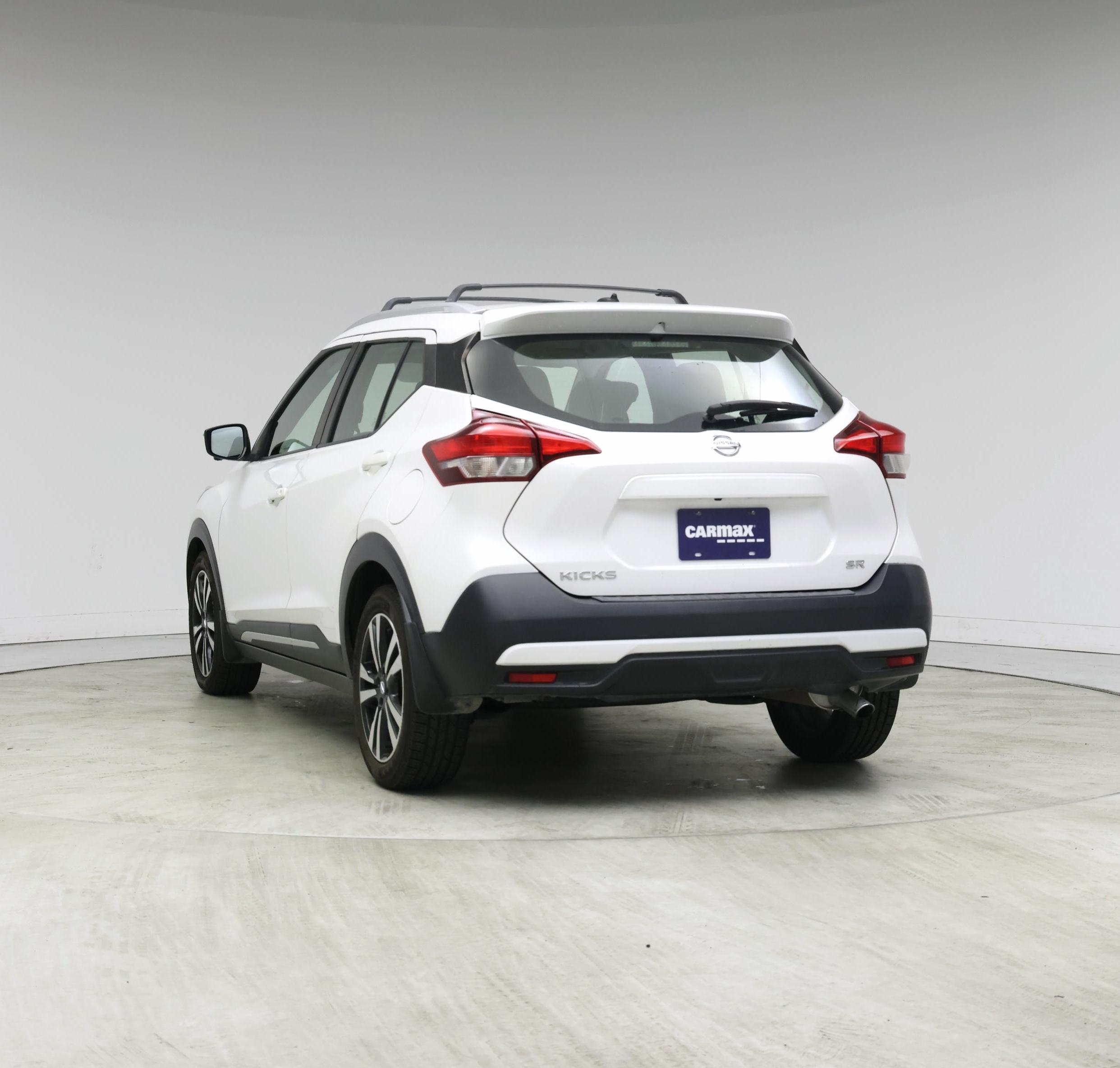 Thumbnail: 2019 Nissan Kicks - 2