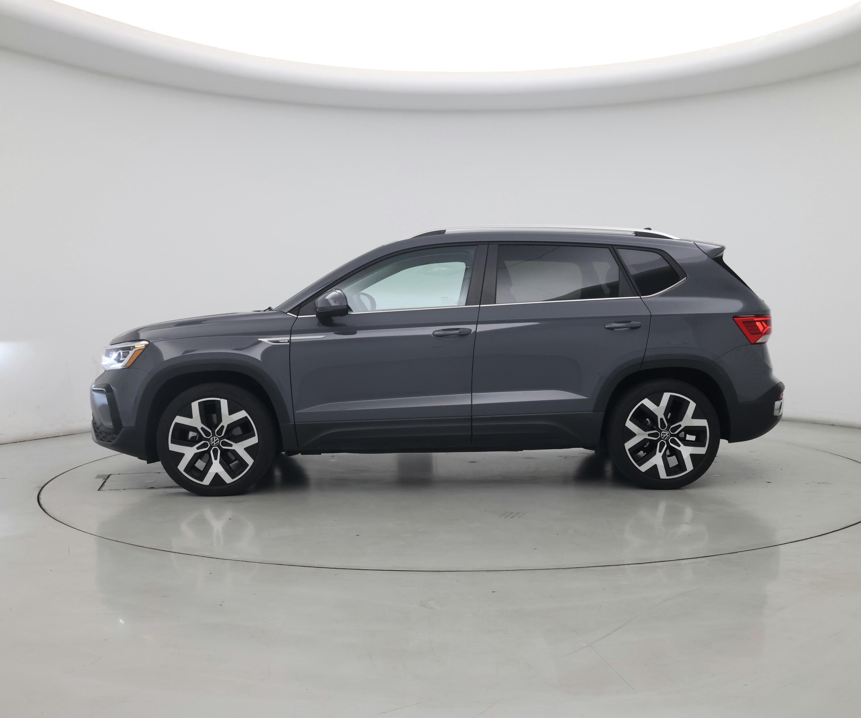 Thumbnail: 2022 Volkswagen Taos - 3