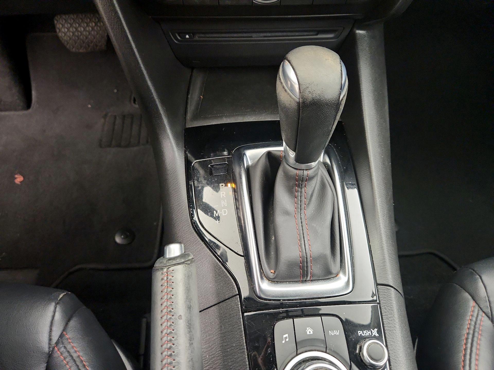 Thumbnail: 2016 Mazda Mazda3 - 17