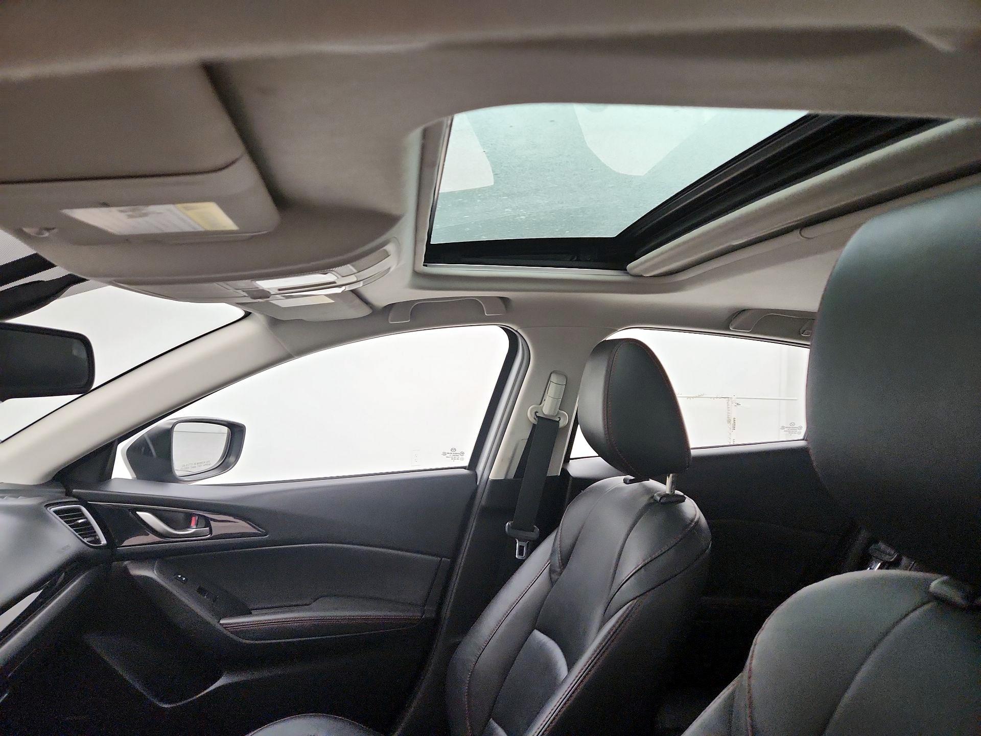 Thumbnail: 2016 Mazda Mazda3 - 19