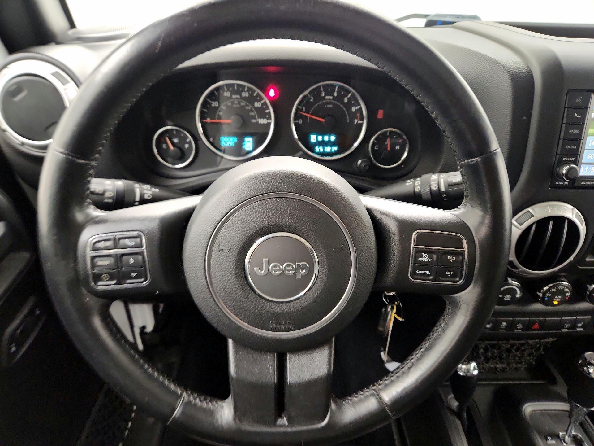 Thumbnail: 2015 Jeep Wrangler - 10