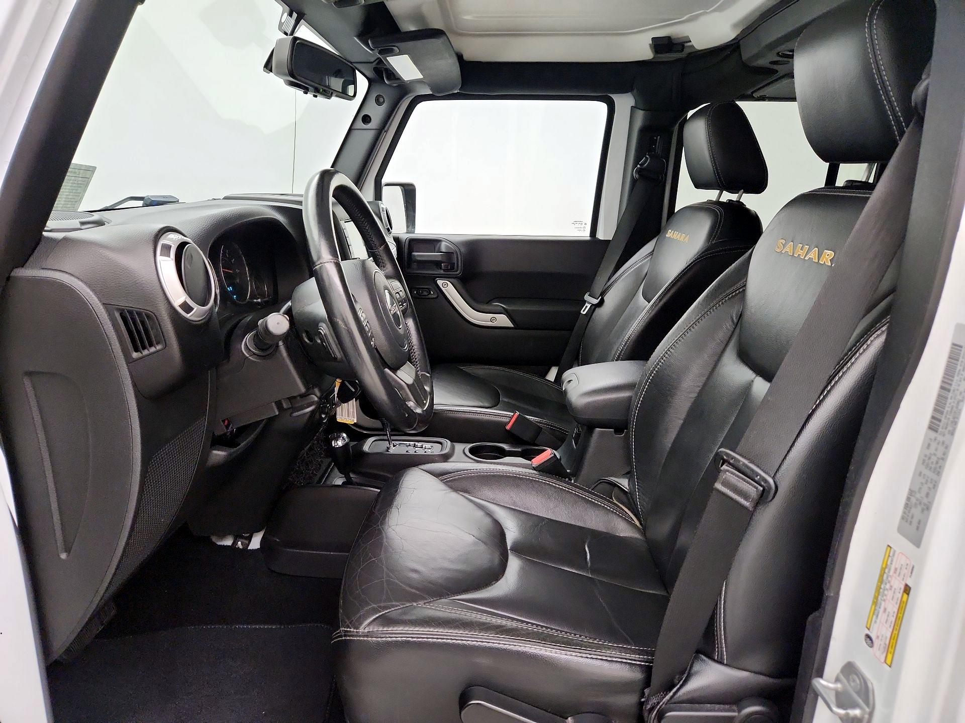 Thumbnail: 2015 Jeep Wrangler - 11