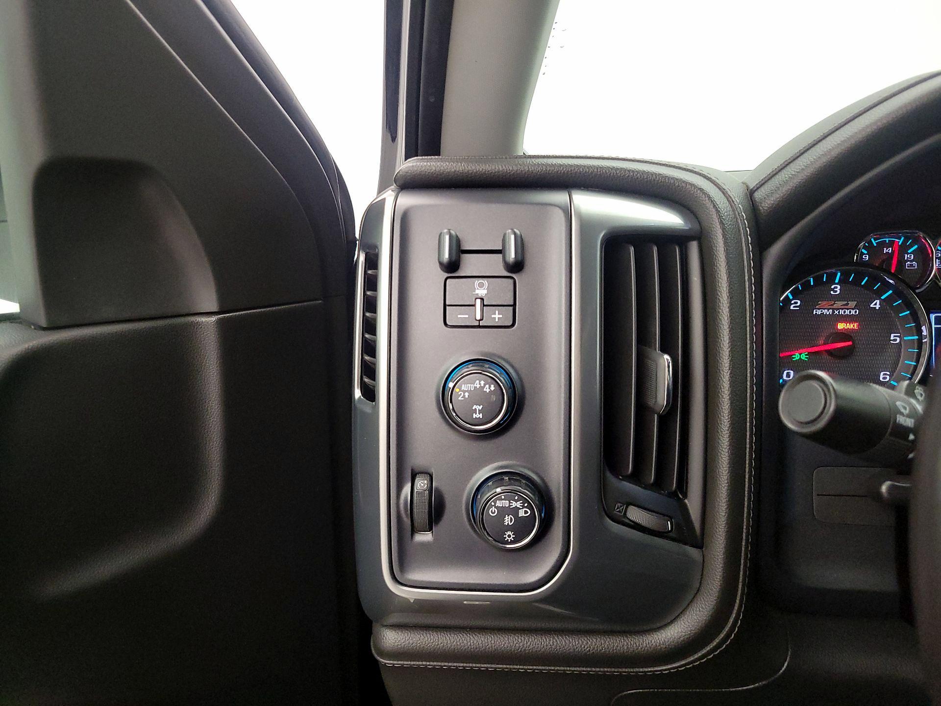 Thumbnail: 2017 Chevrolet Silverado 1500 - 13