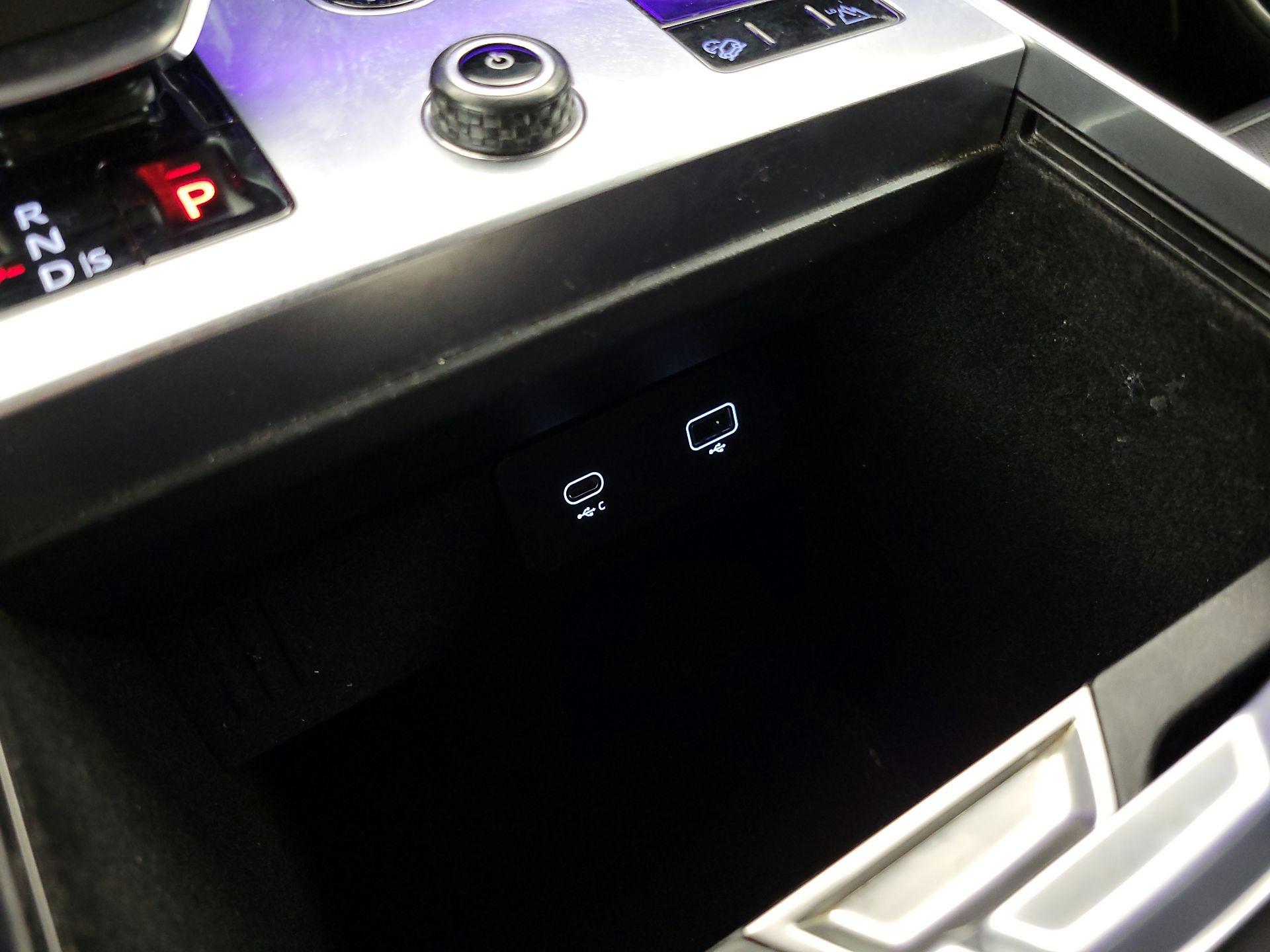 Thumbnail: 2023 Land Rover Range Rover - 19