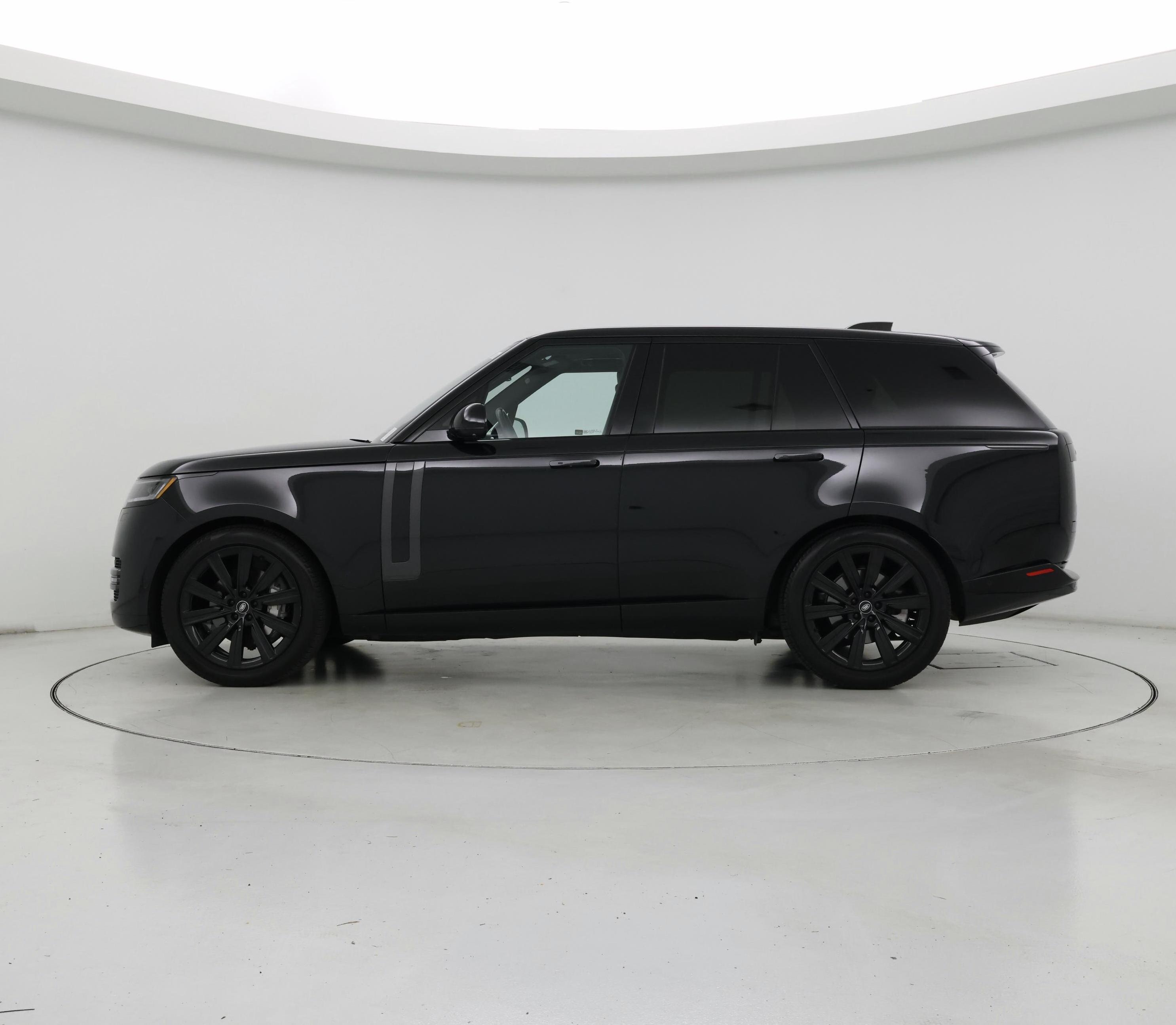 Thumbnail: 2023 Land Rover Range Rover - 3