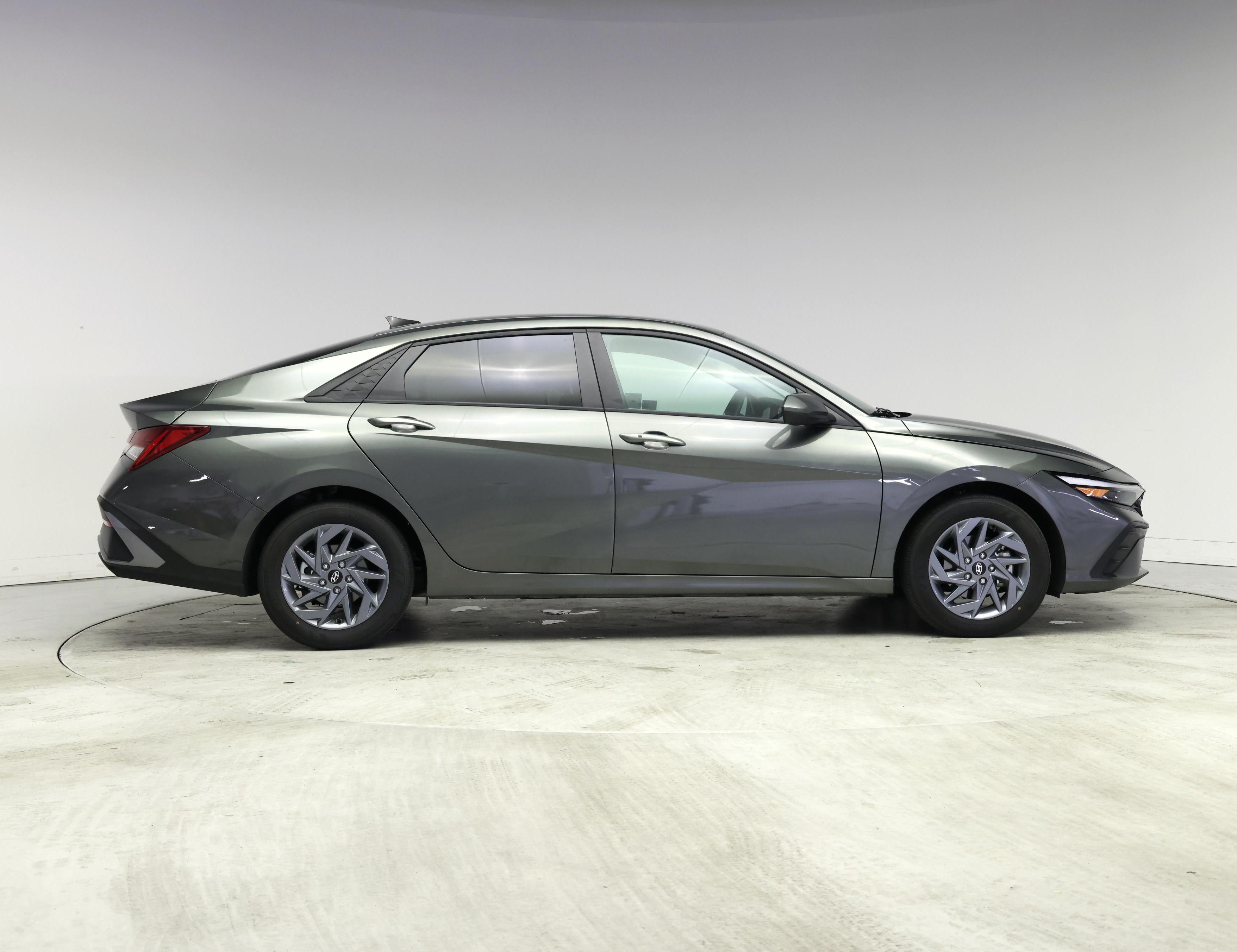 Thumbnail: 2024 Hyundai Elantra - 7