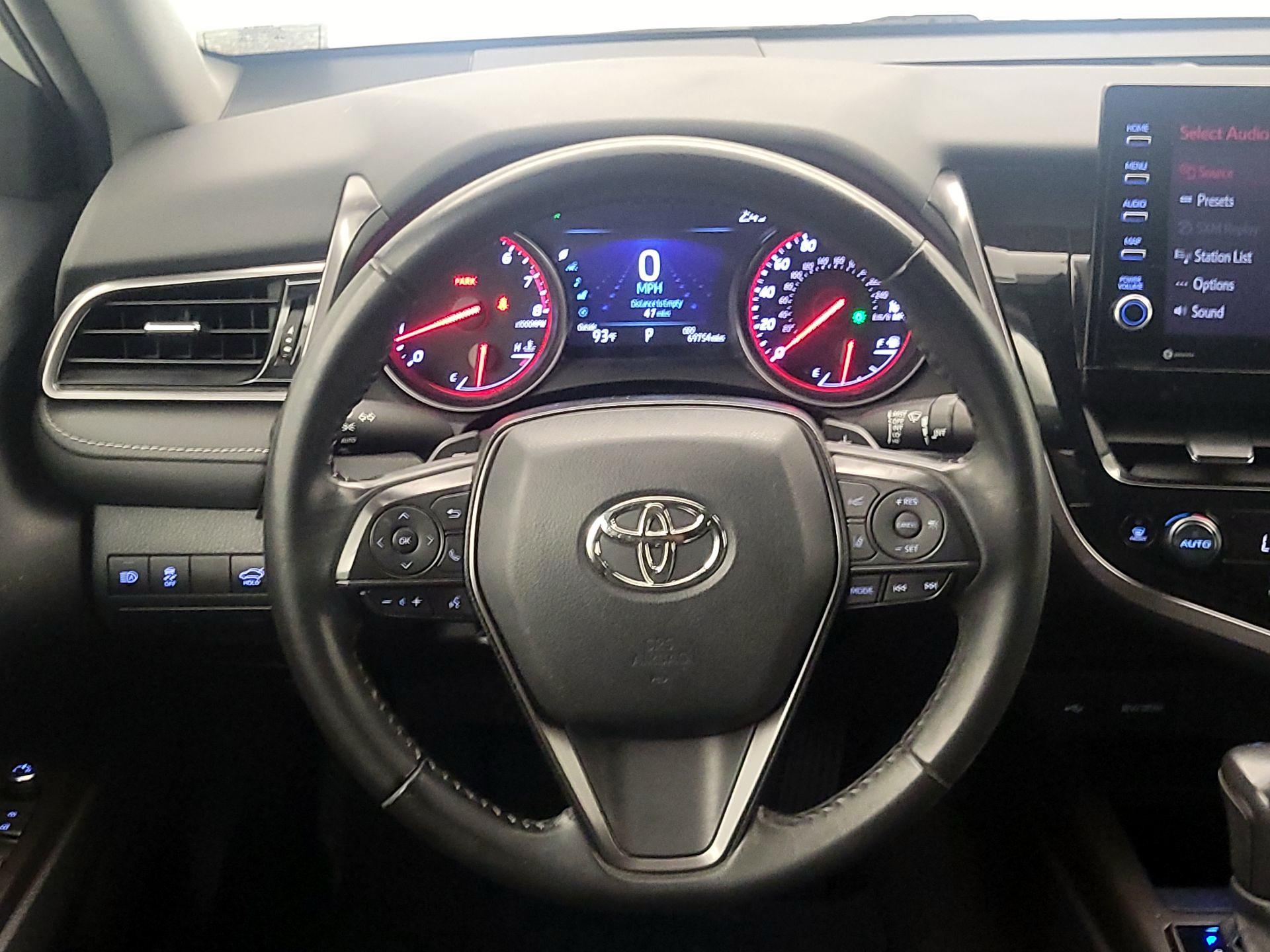 Thumbnail: 2022 Toyota Camry - 10