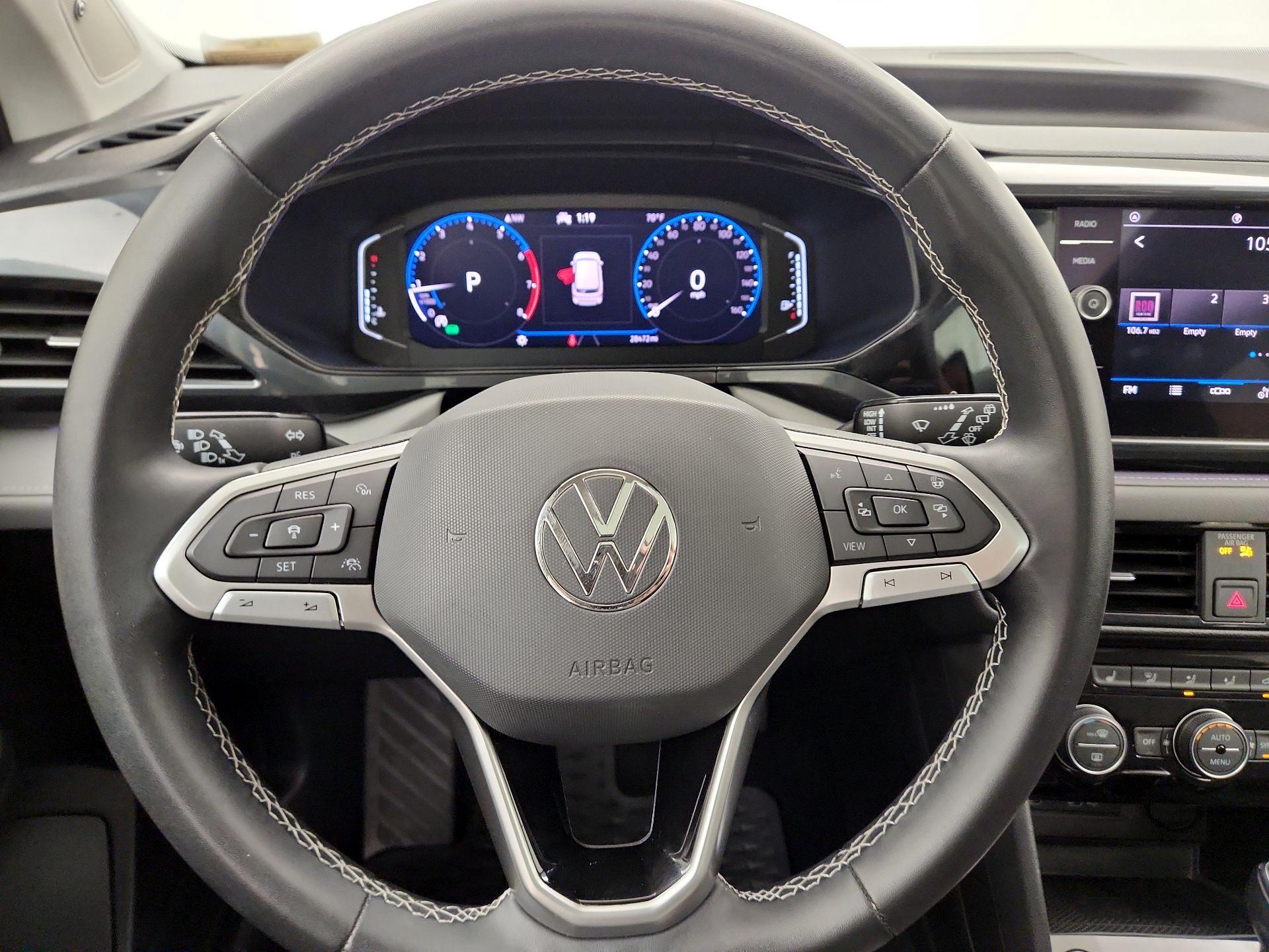 Thumbnail: 2022 Volkswagen Taos - 10
