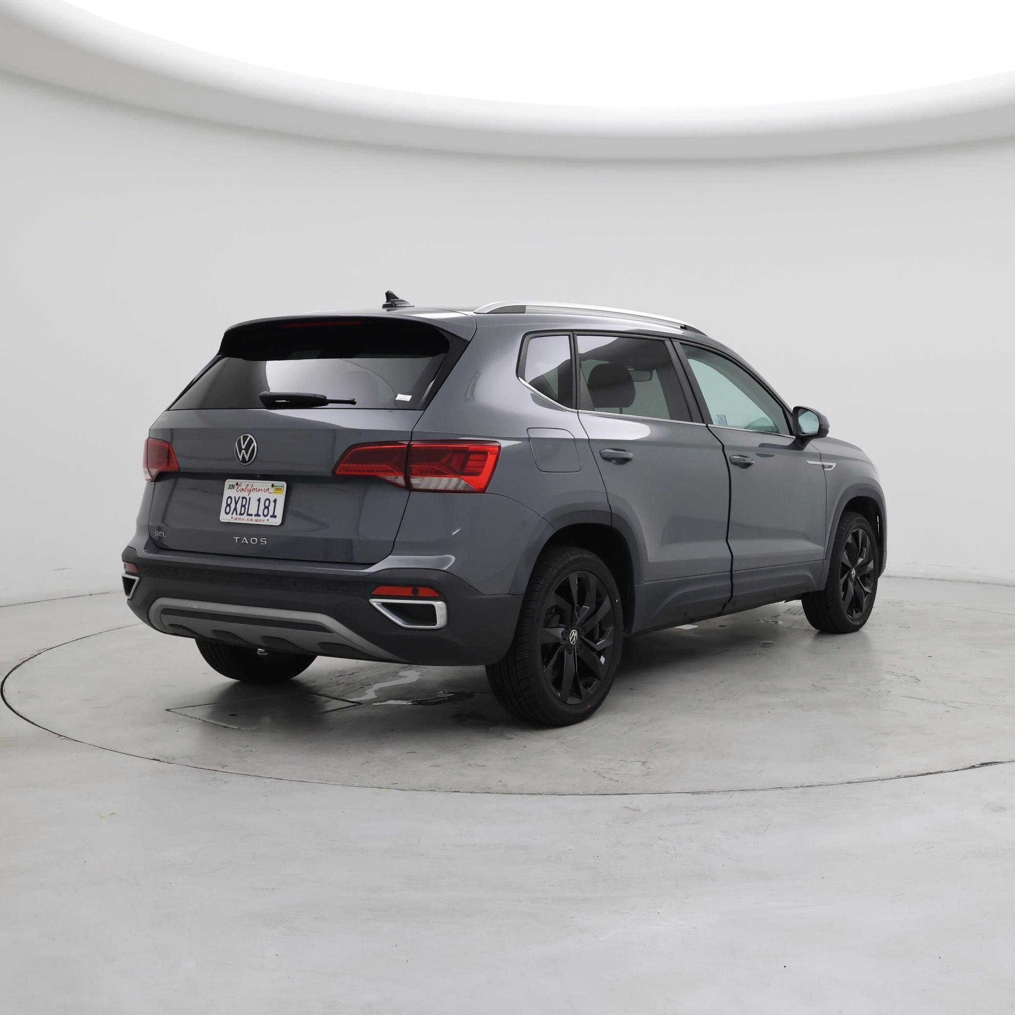 Thumbnail: 2022 Volkswagen Taos - 8