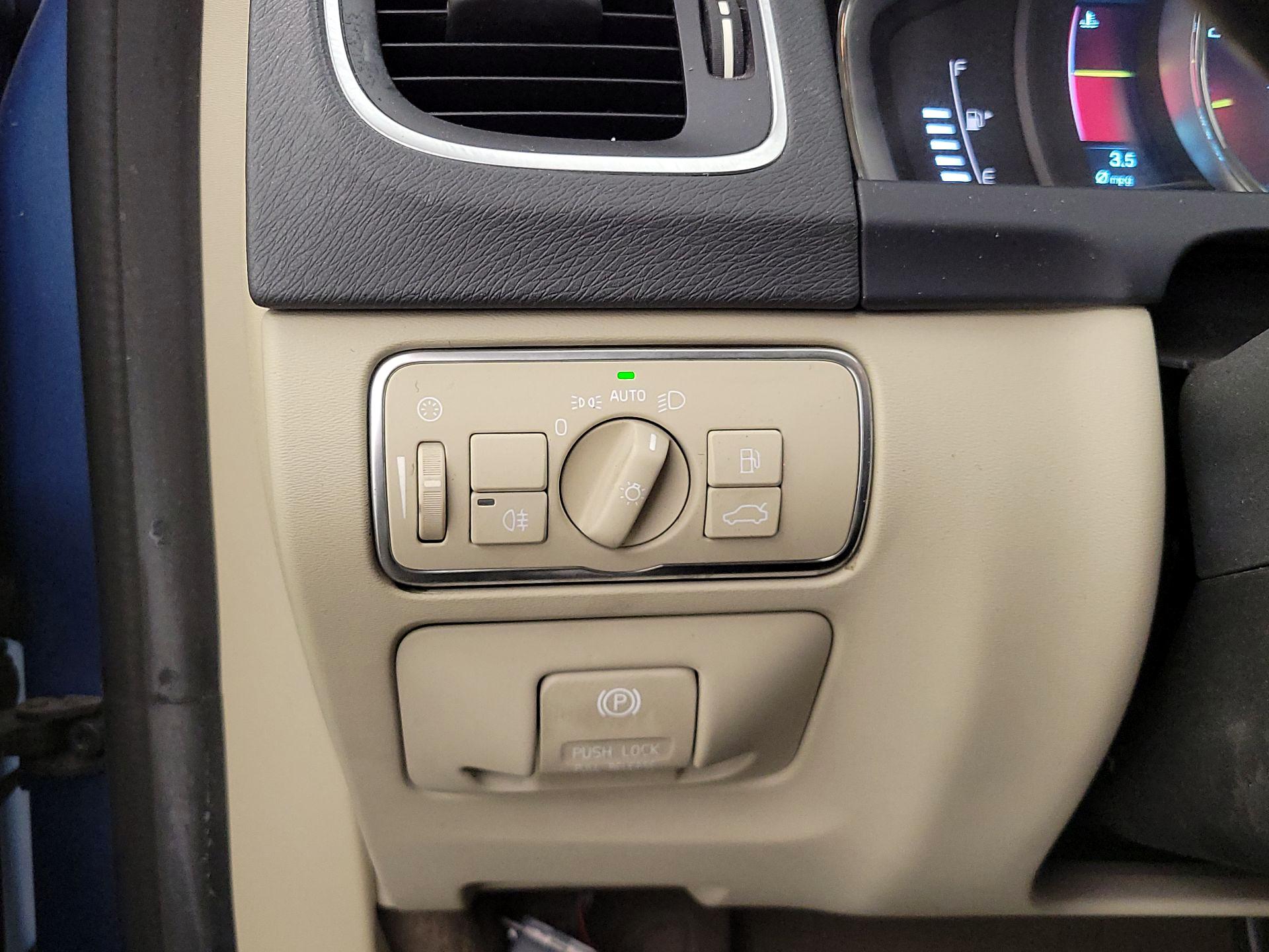 Thumbnail: 2014 Volvo S60 - 13