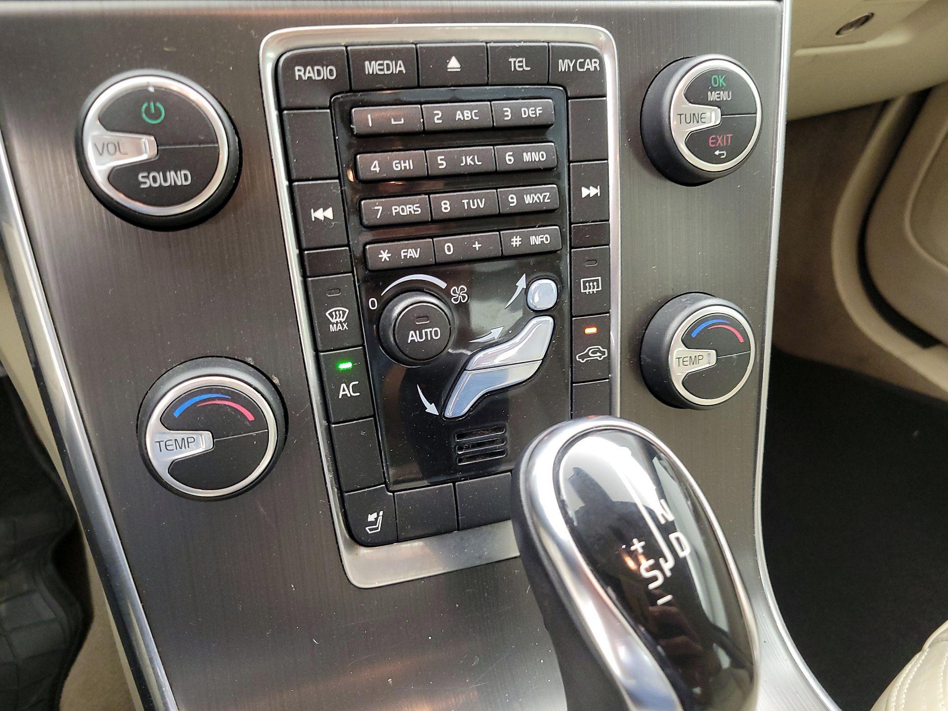 Thumbnail: 2014 Volvo S60 - 15
