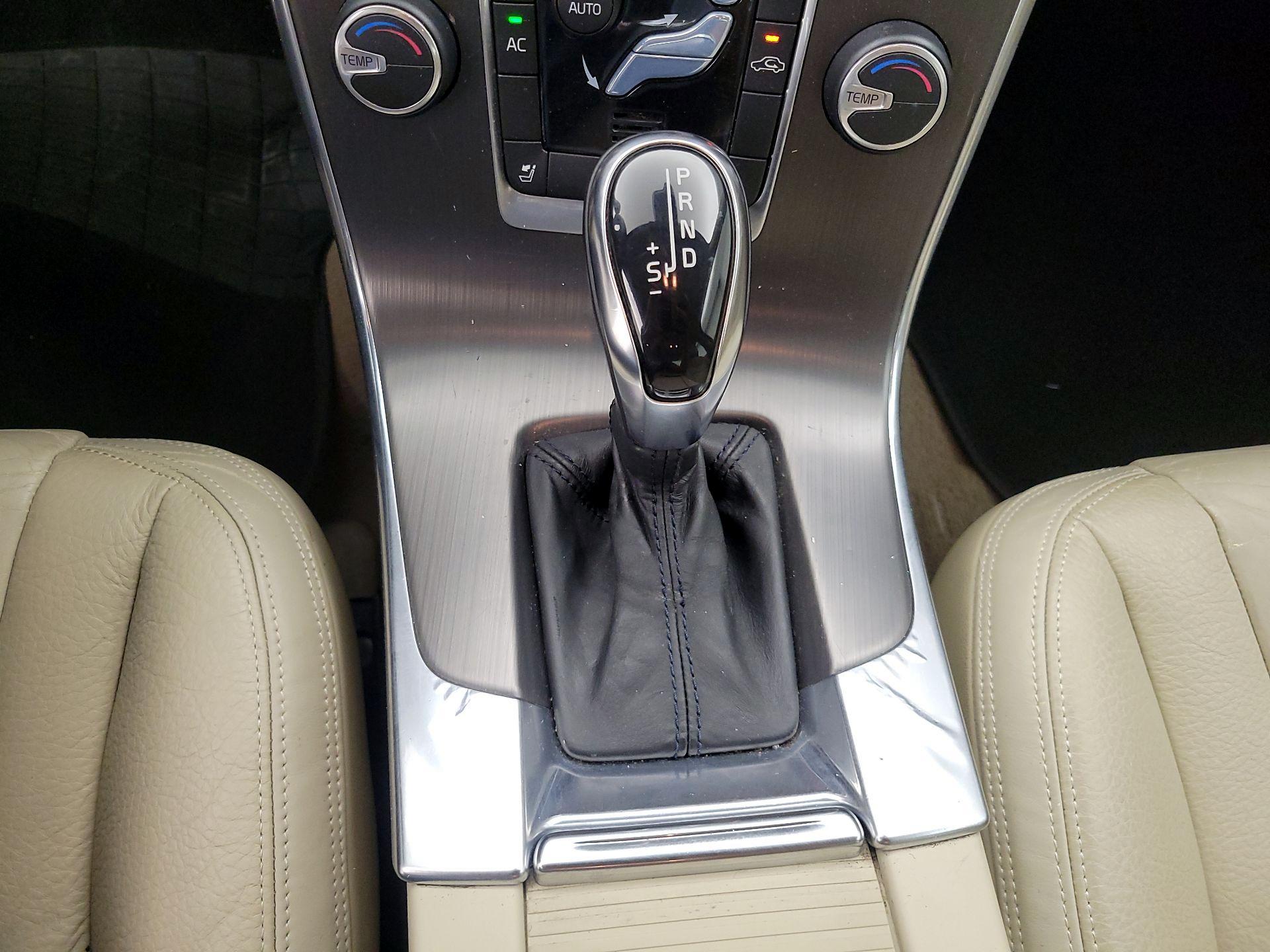 Thumbnail: 2014 Volvo S60 - 16