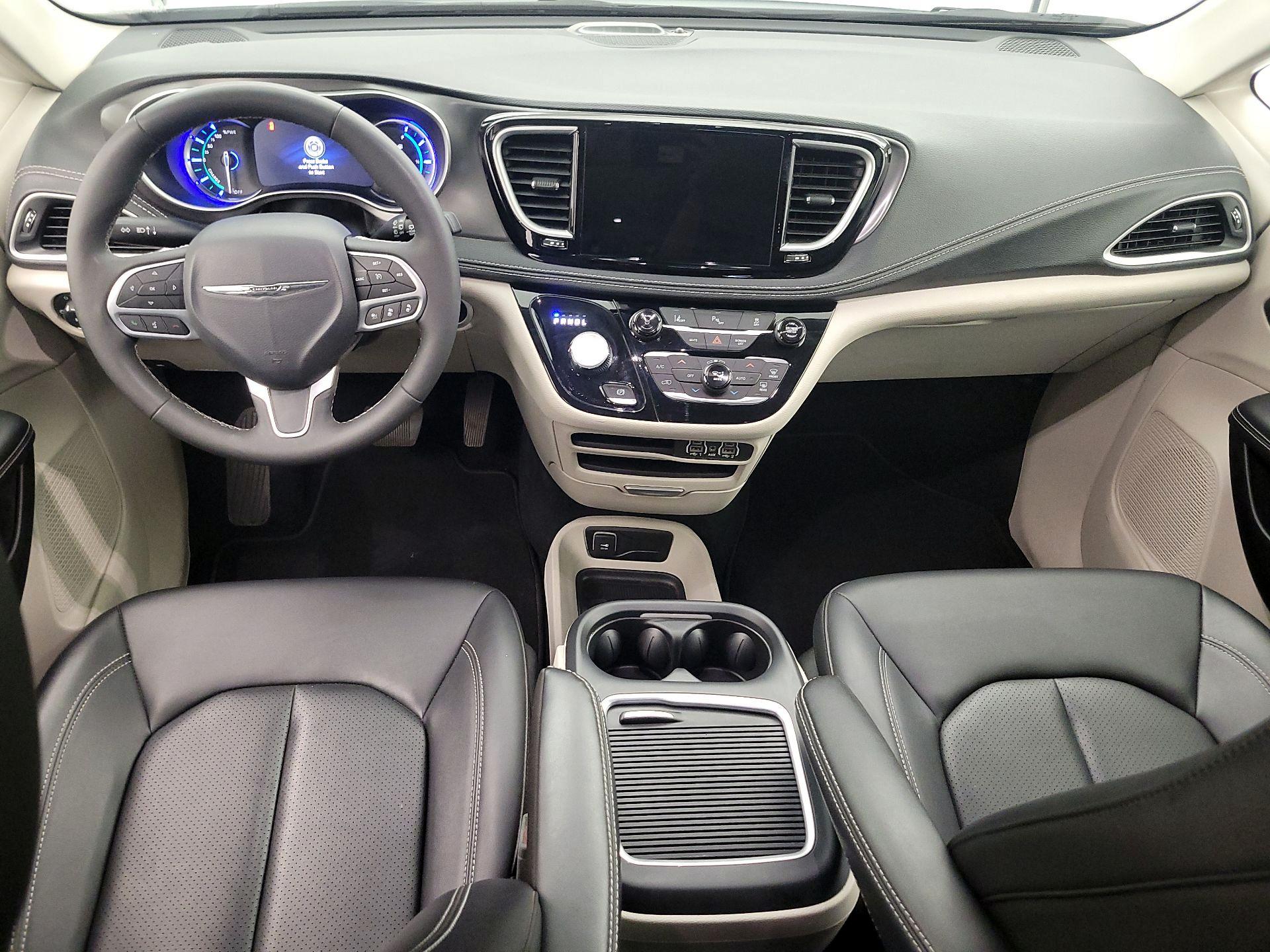Thumbnail: 2024 Chrysler Pacifica - 9