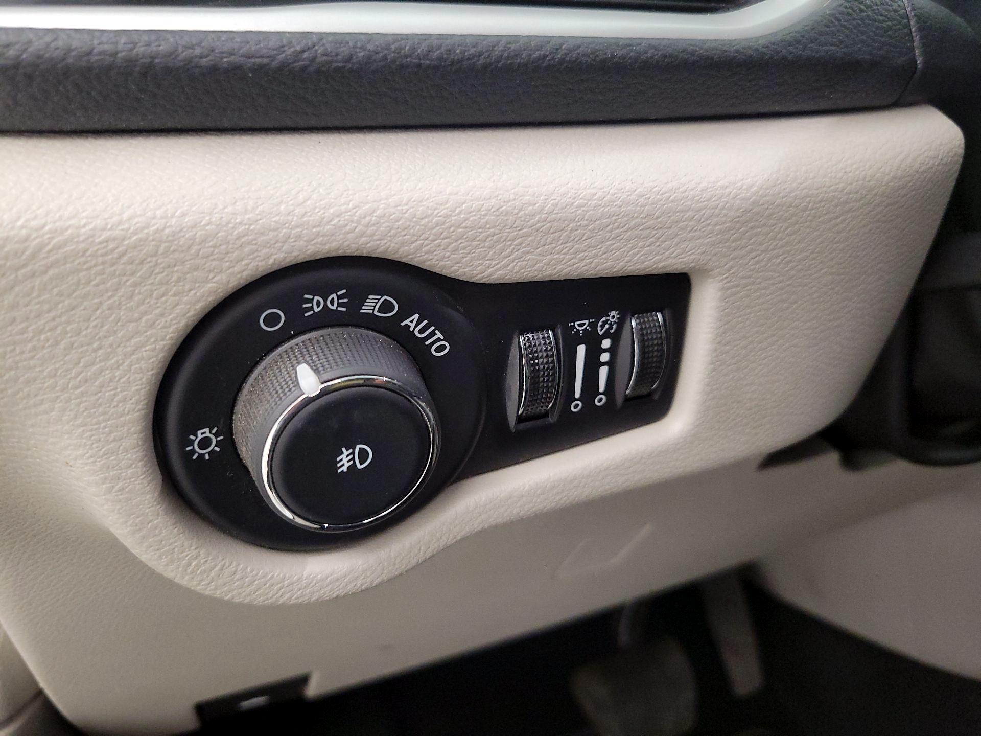 Thumbnail: 2024 Chrysler Pacifica - 13