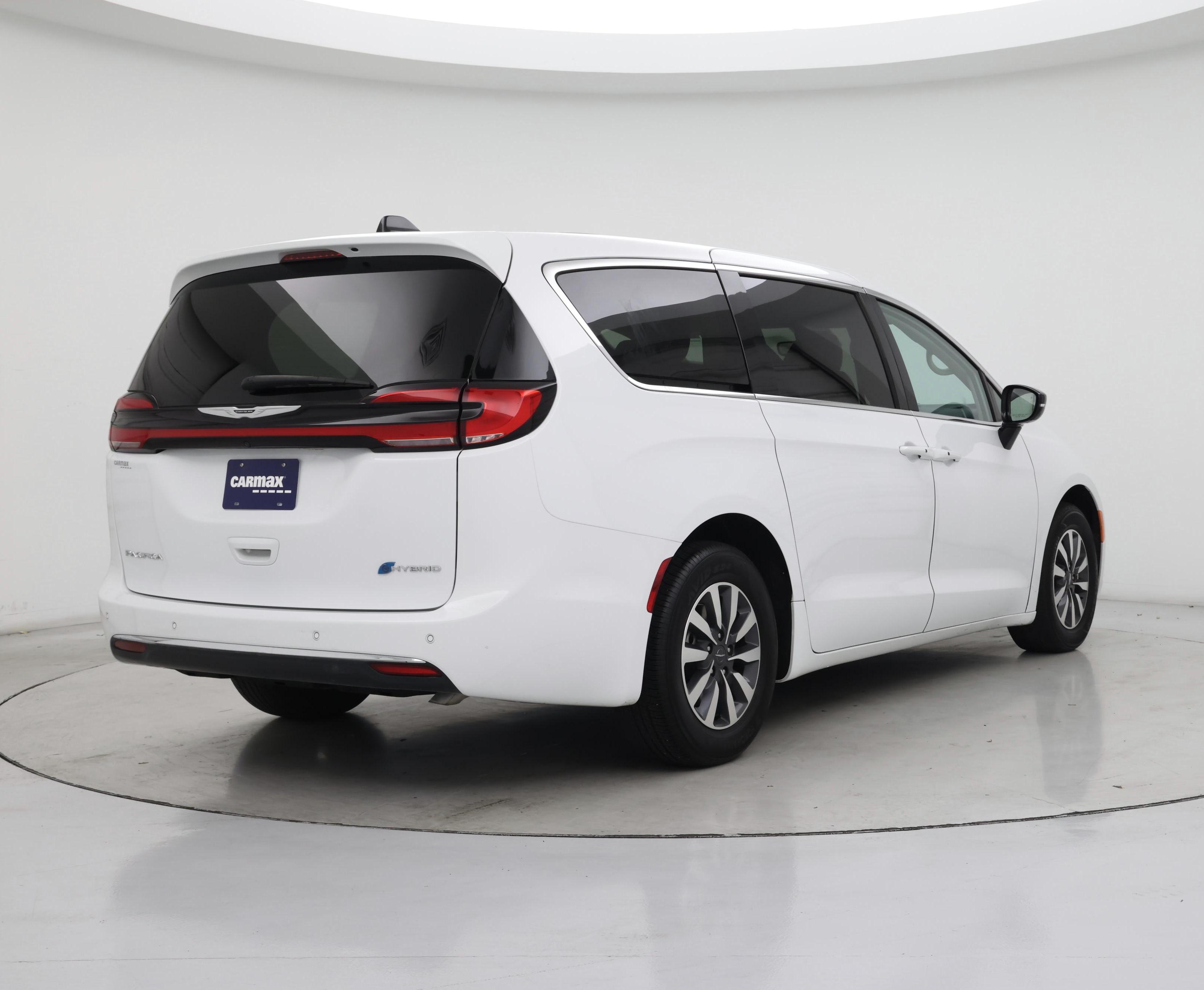 Thumbnail: 2024 Chrysler Pacifica - 8