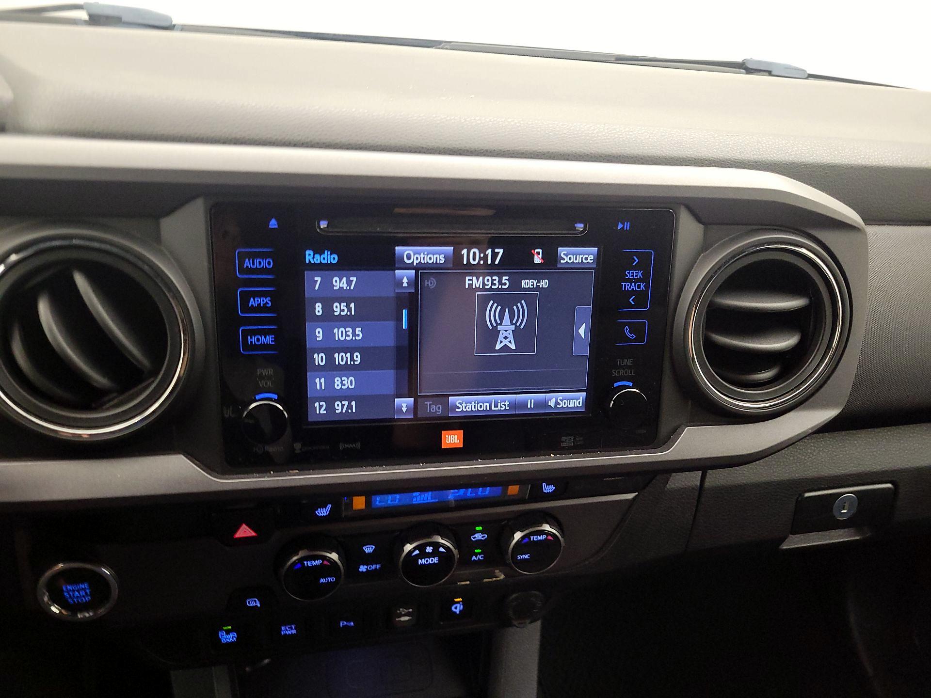 Thumbnail: 2016 Toyota Tacoma - 15