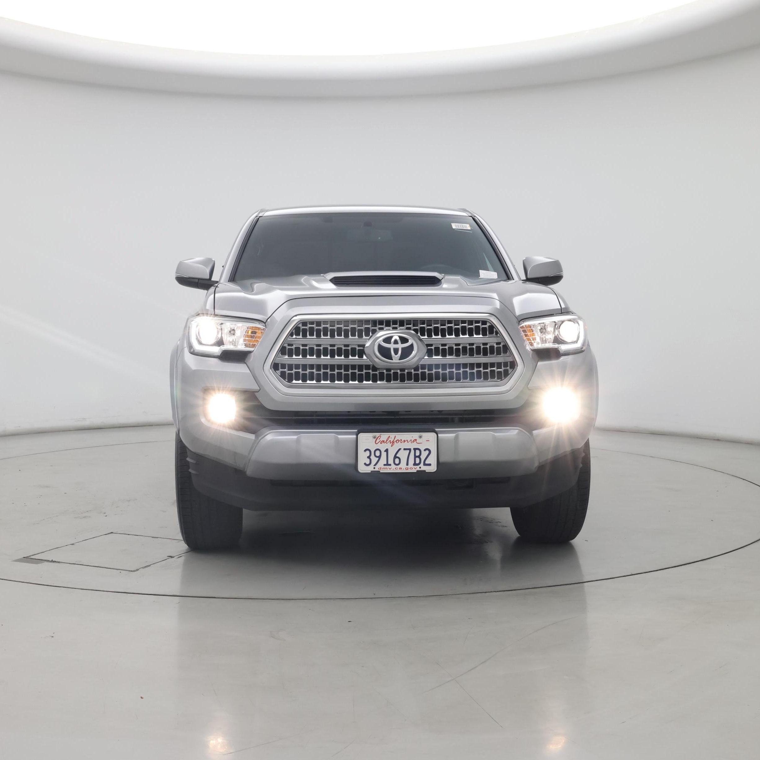 Thumbnail: 2016 Toyota Tacoma - 5
