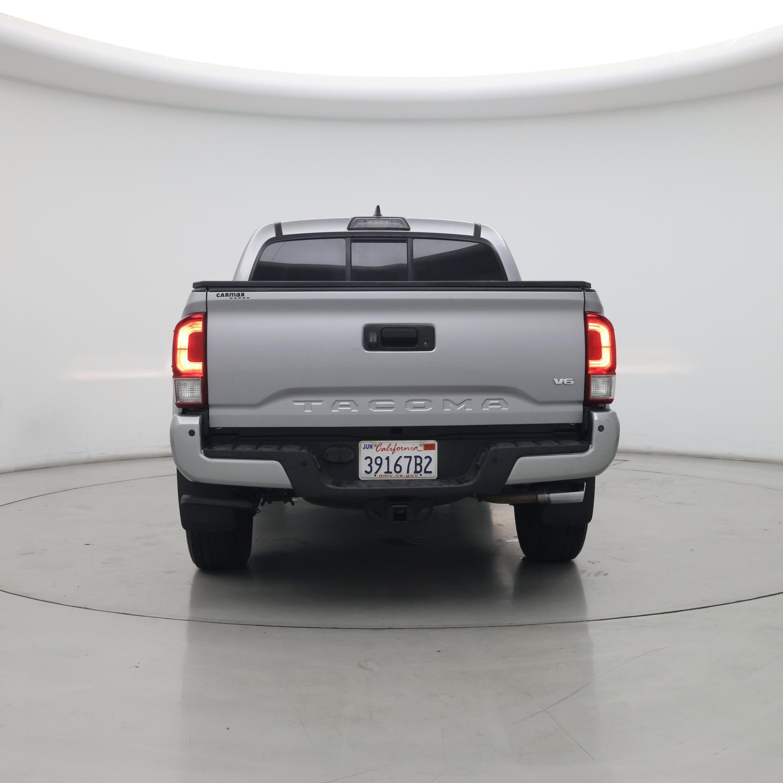 Thumbnail: 2016 Toyota Tacoma - 6