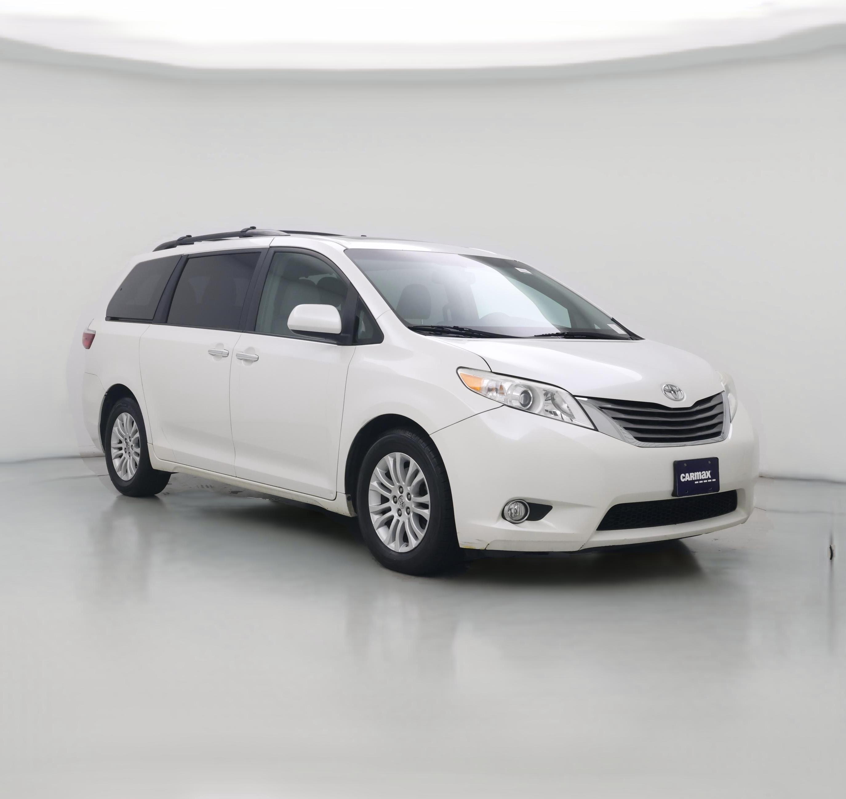 Thumbnail: 2015 Toyota Sienna - 1