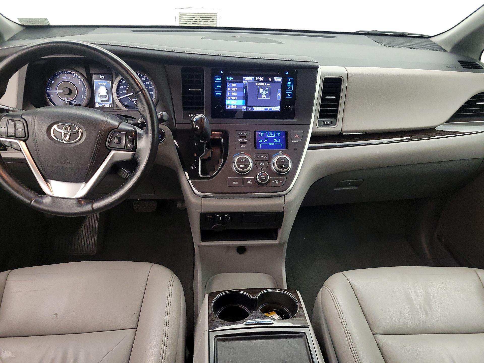 Thumbnail: 2015 Toyota Sienna - 9