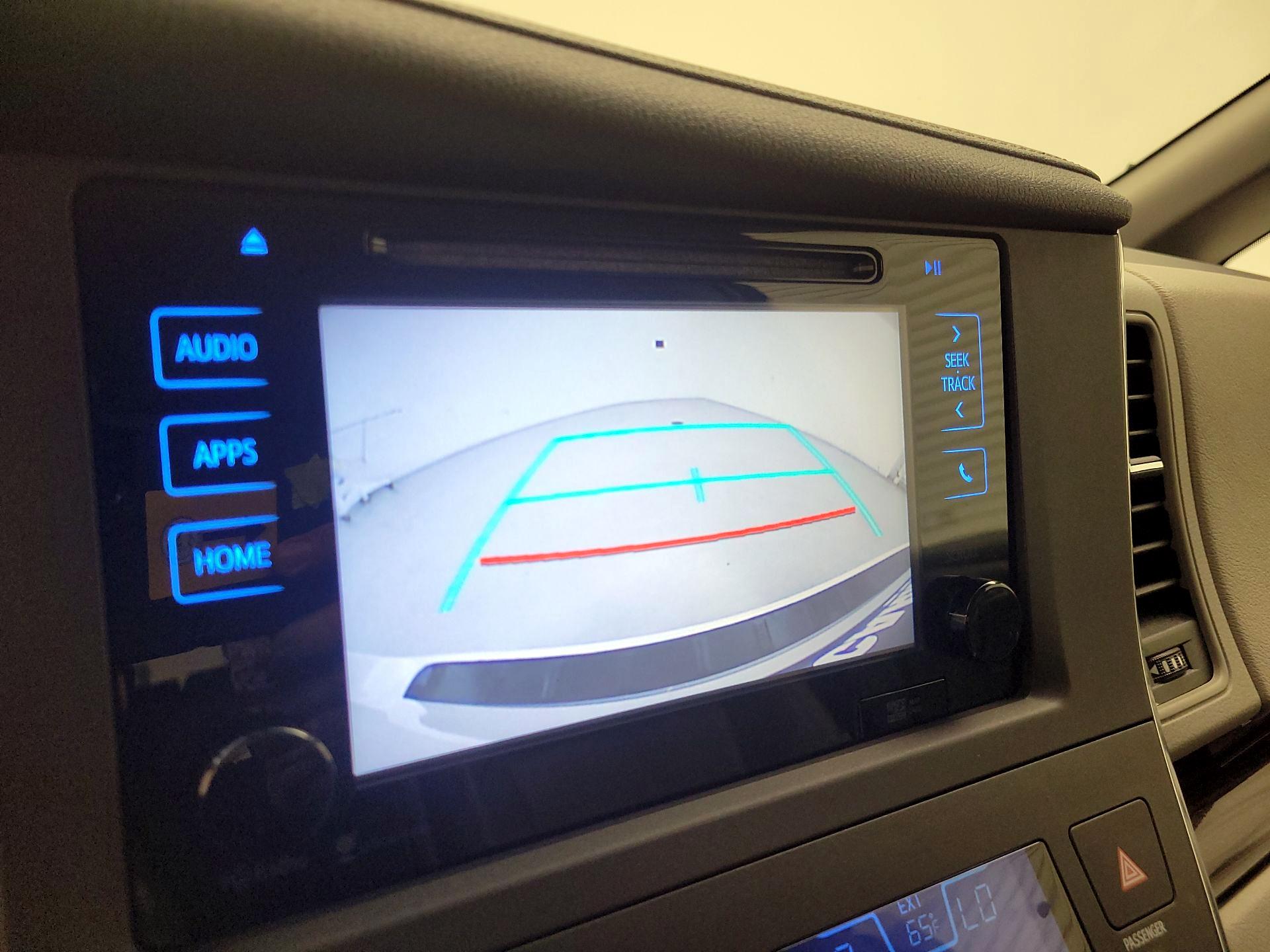Thumbnail: 2015 Toyota Sienna - 13