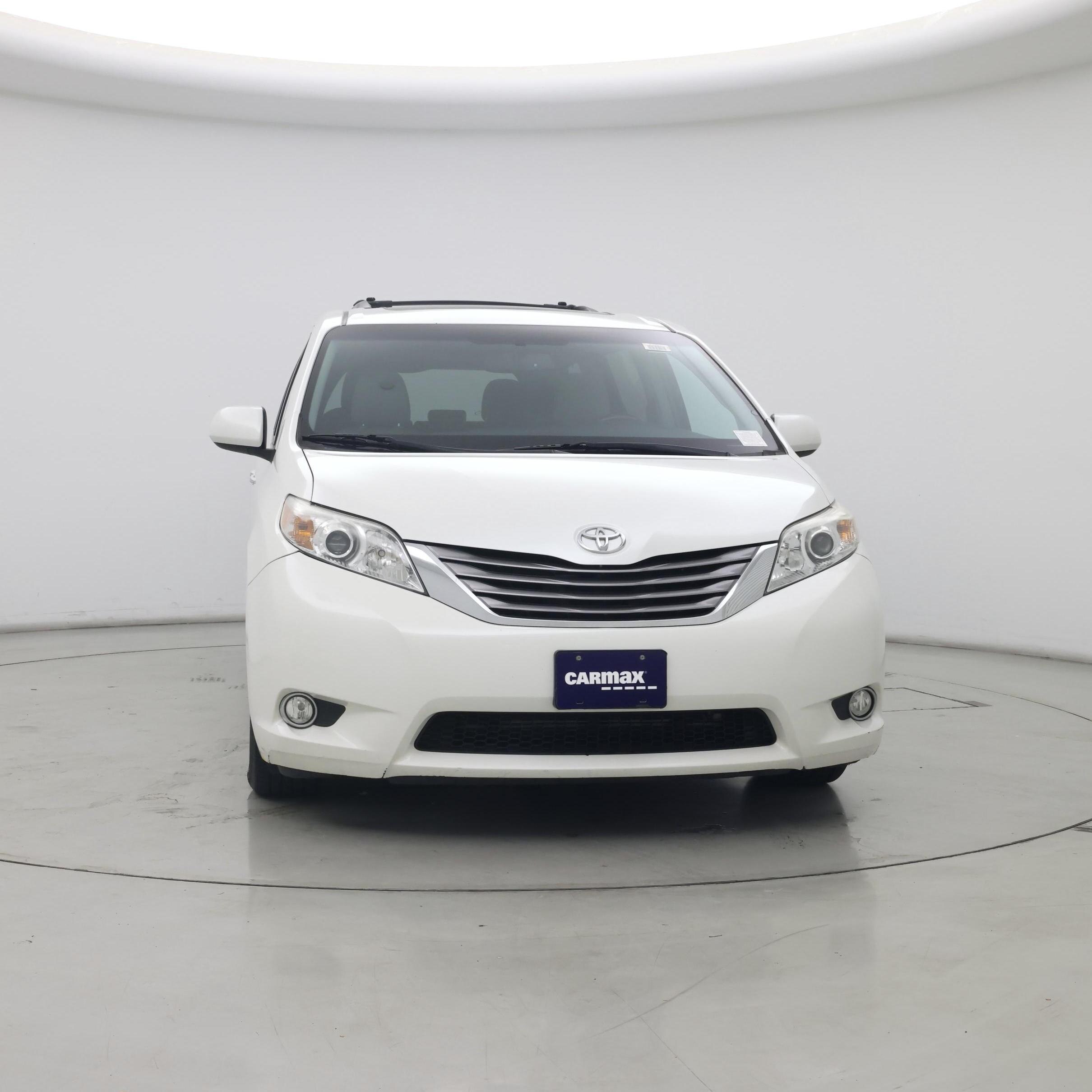 Thumbnail: 2015 Toyota Sienna - 5