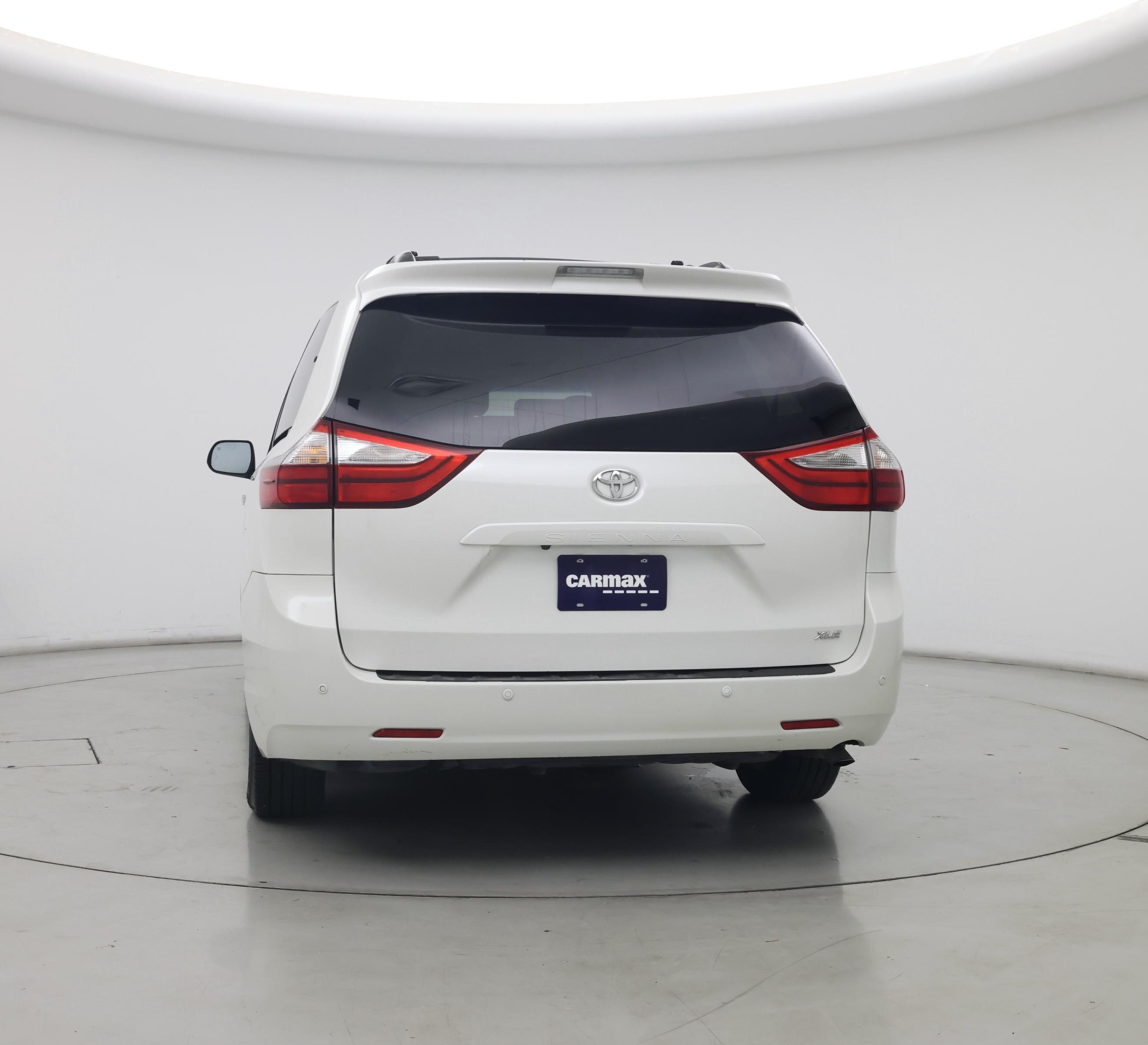 Thumbnail: 2015 Toyota Sienna - 6