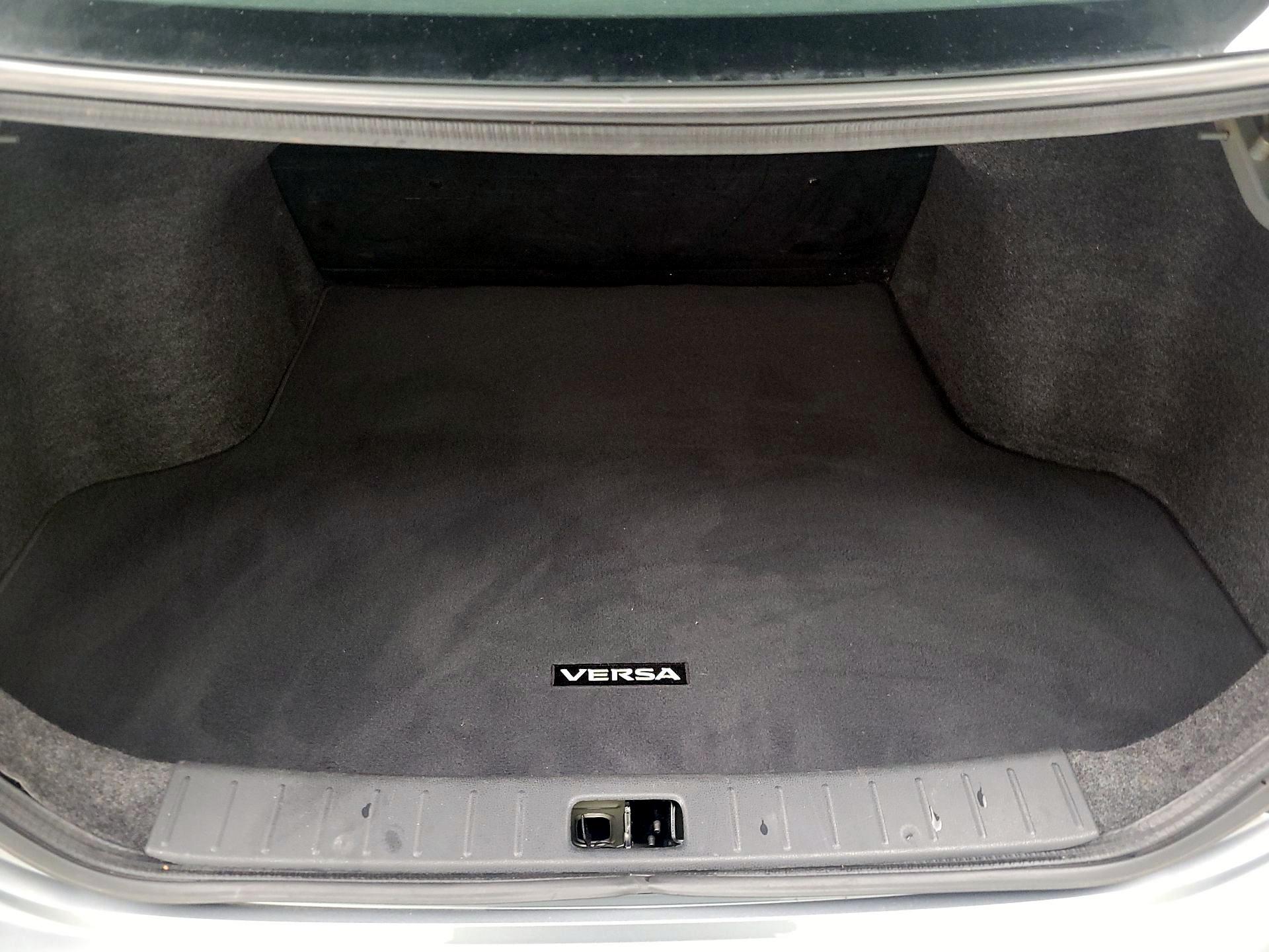 Thumbnail: 2013 Nissan Versa - 18