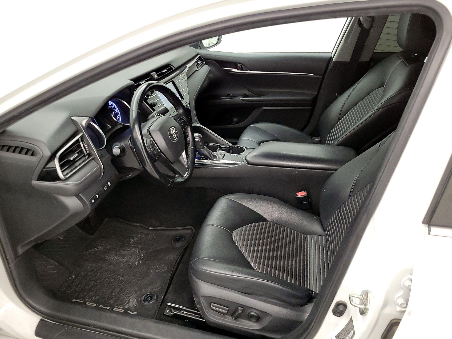Thumbnail: 2019 Toyota Camry - 11