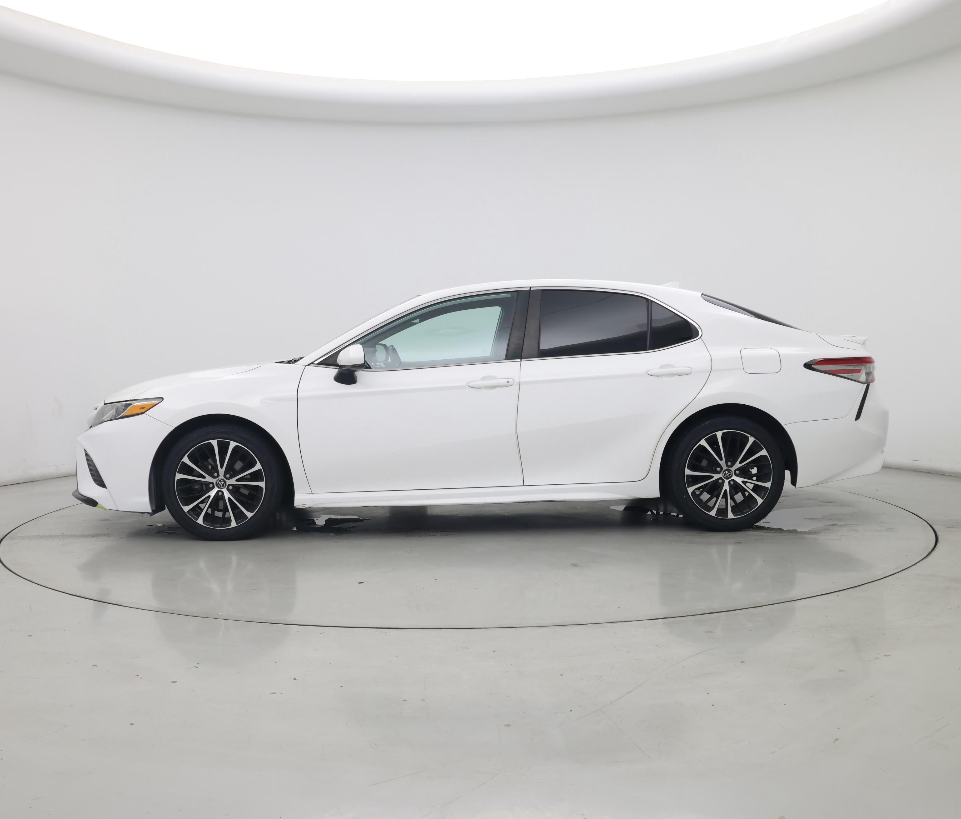 Thumbnail: 2019 Toyota Camry - 3