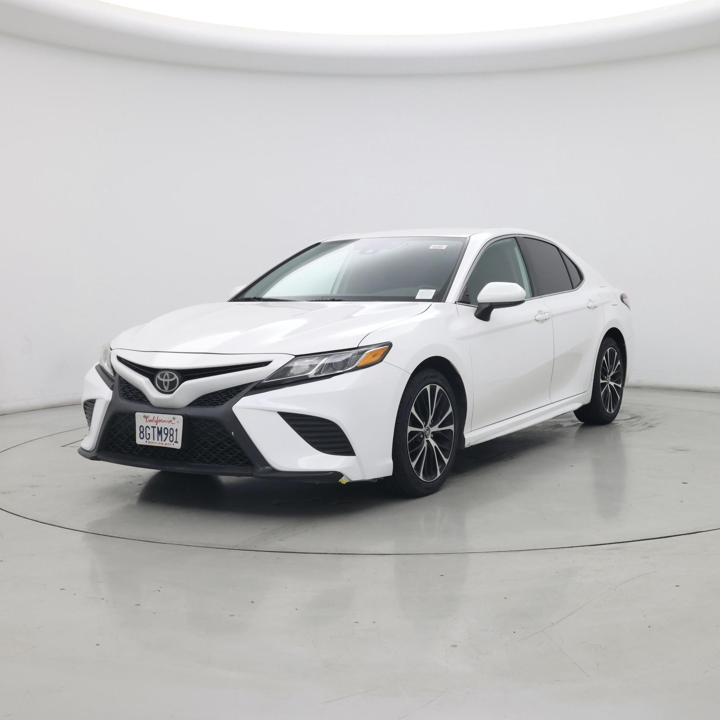 Thumbnail: 2019 Toyota Camry - 4