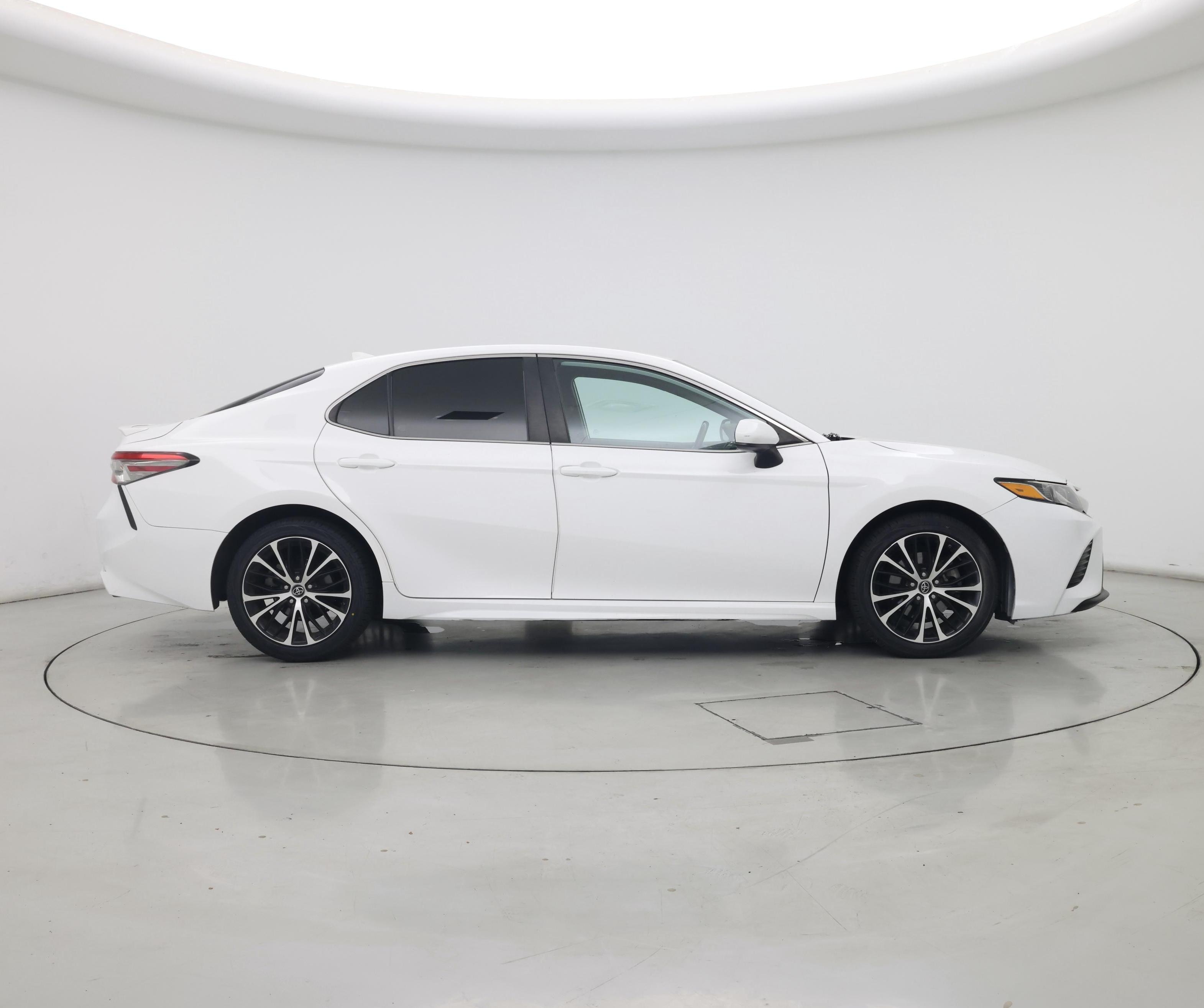 Thumbnail: 2019 Toyota Camry - 7