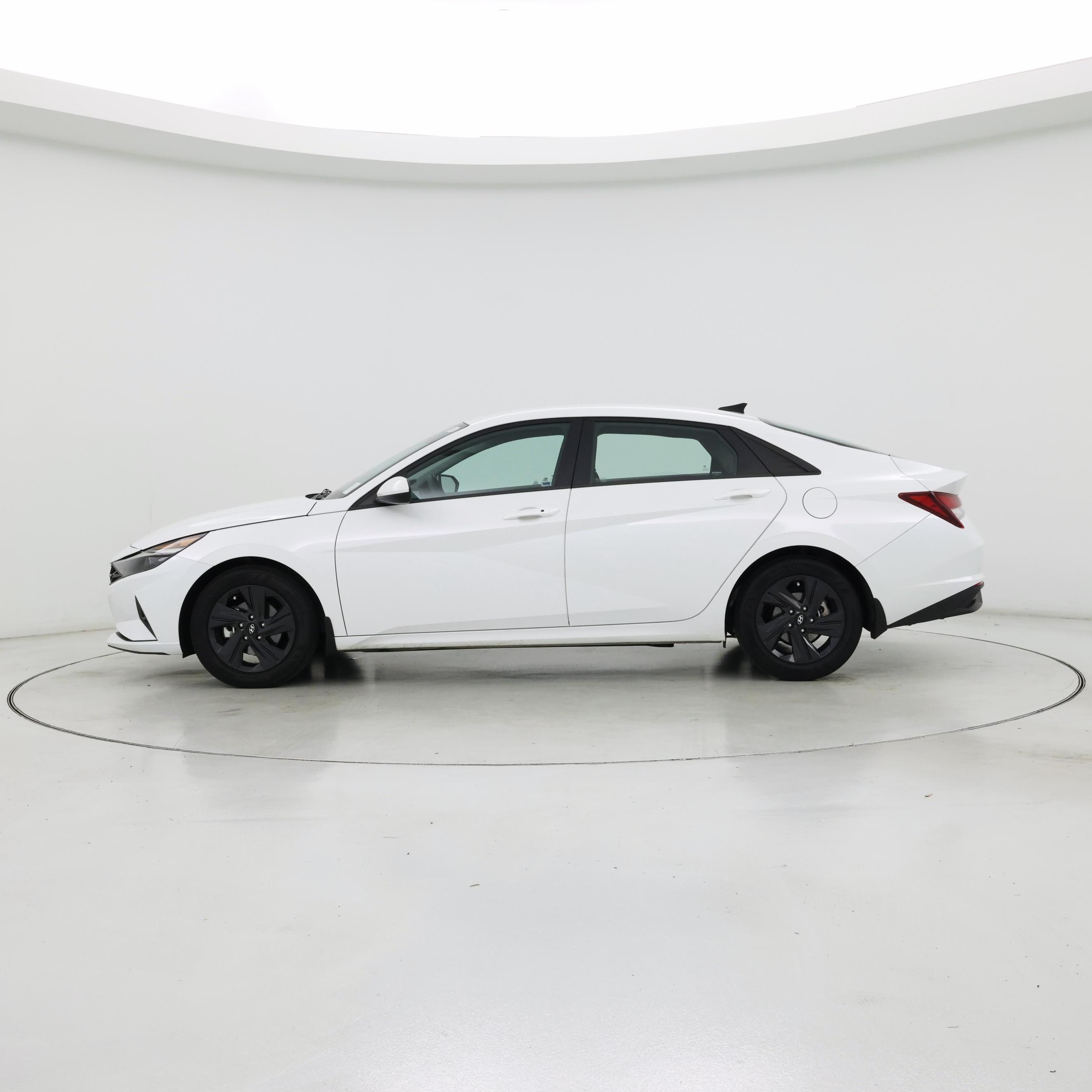 Thumbnail: 2023 Hyundai Elantra - 3
