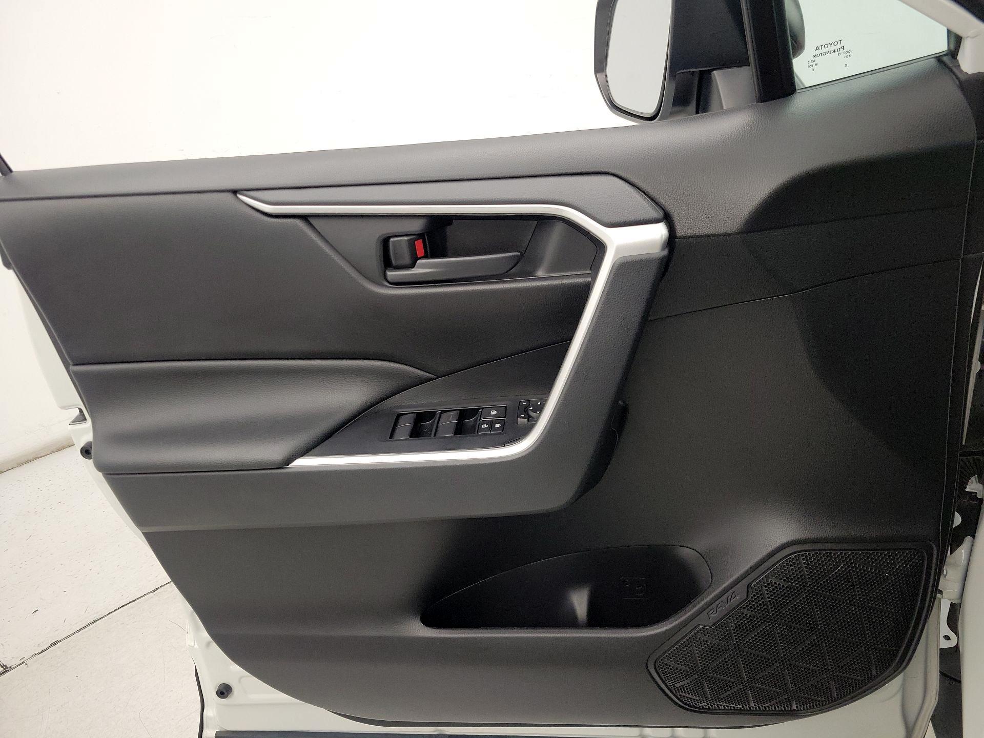 Thumbnail: 2021 Toyota RAV4 - 12