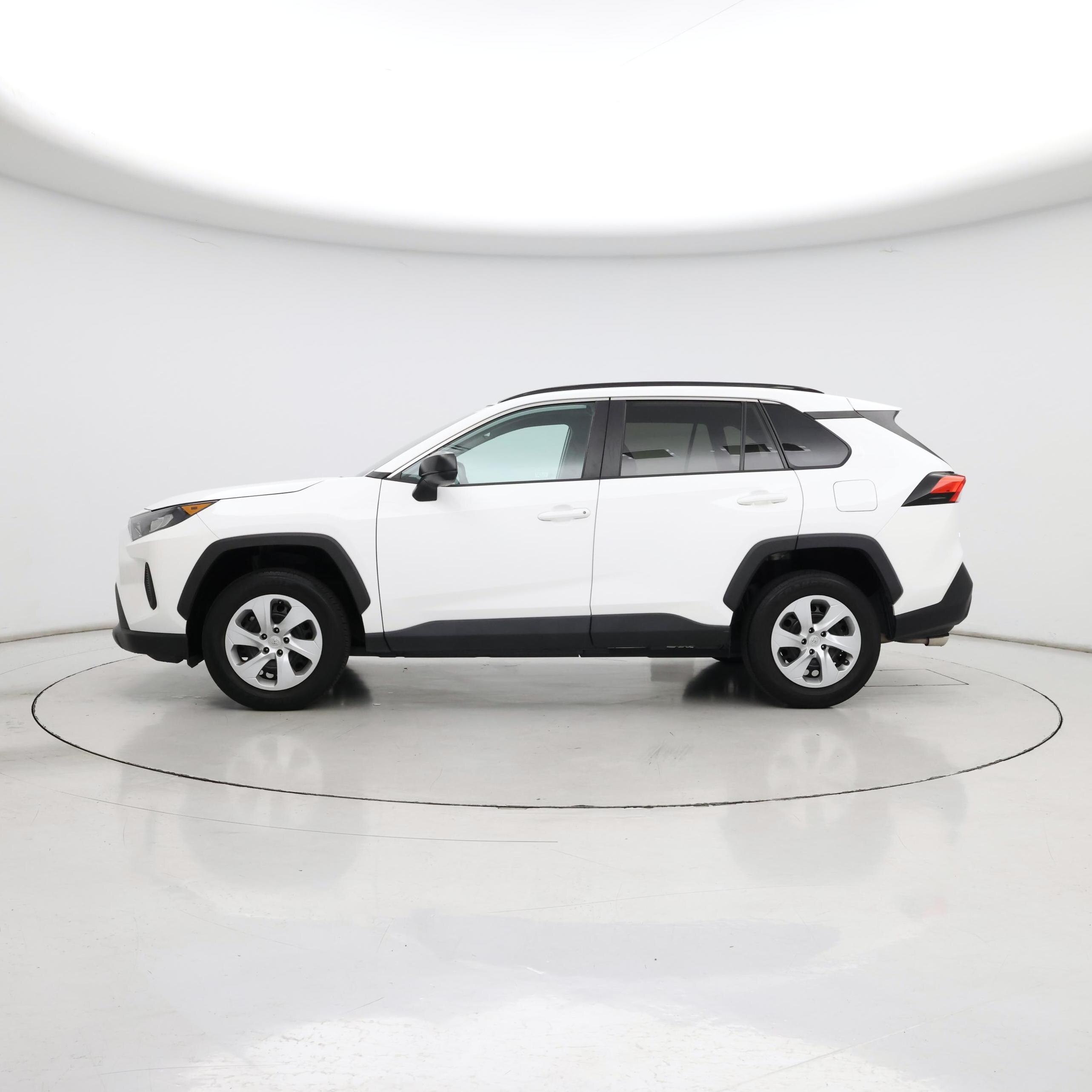 Thumbnail: 2021 Toyota RAV4 - 3