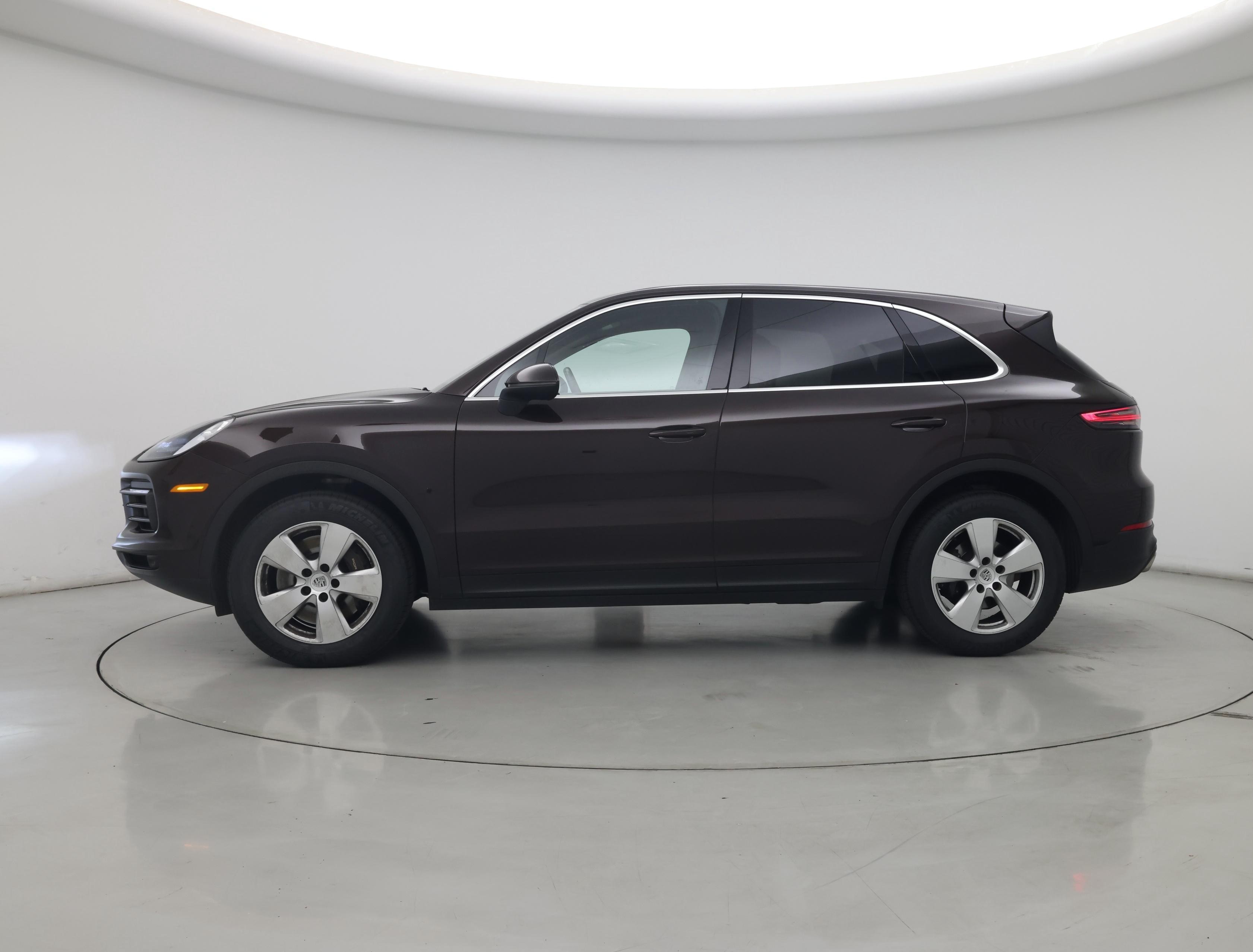 Thumbnail: 2023 Porsche Cayenne - 3