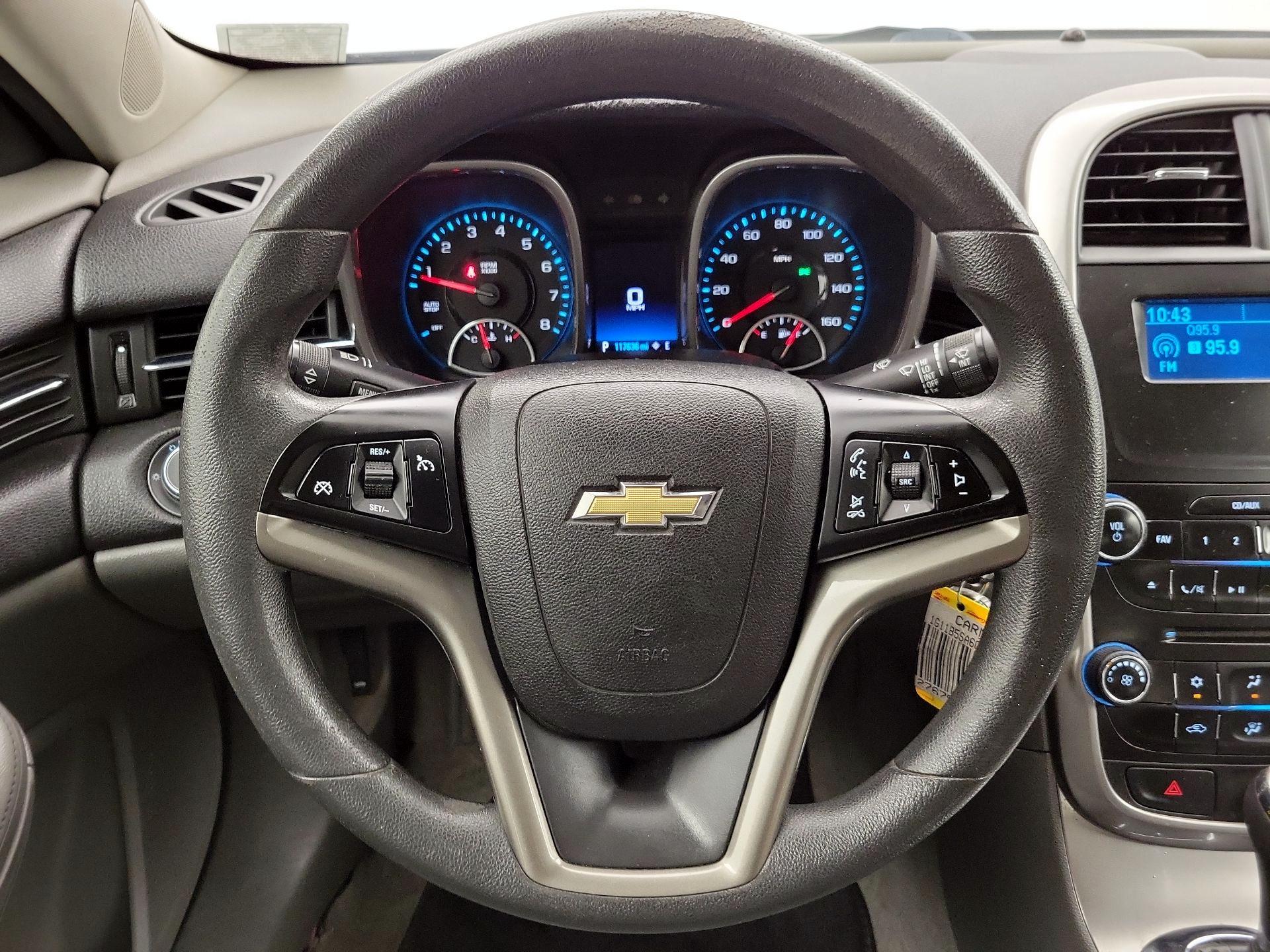 Thumbnail: 2016 Chevrolet Malibu - 10